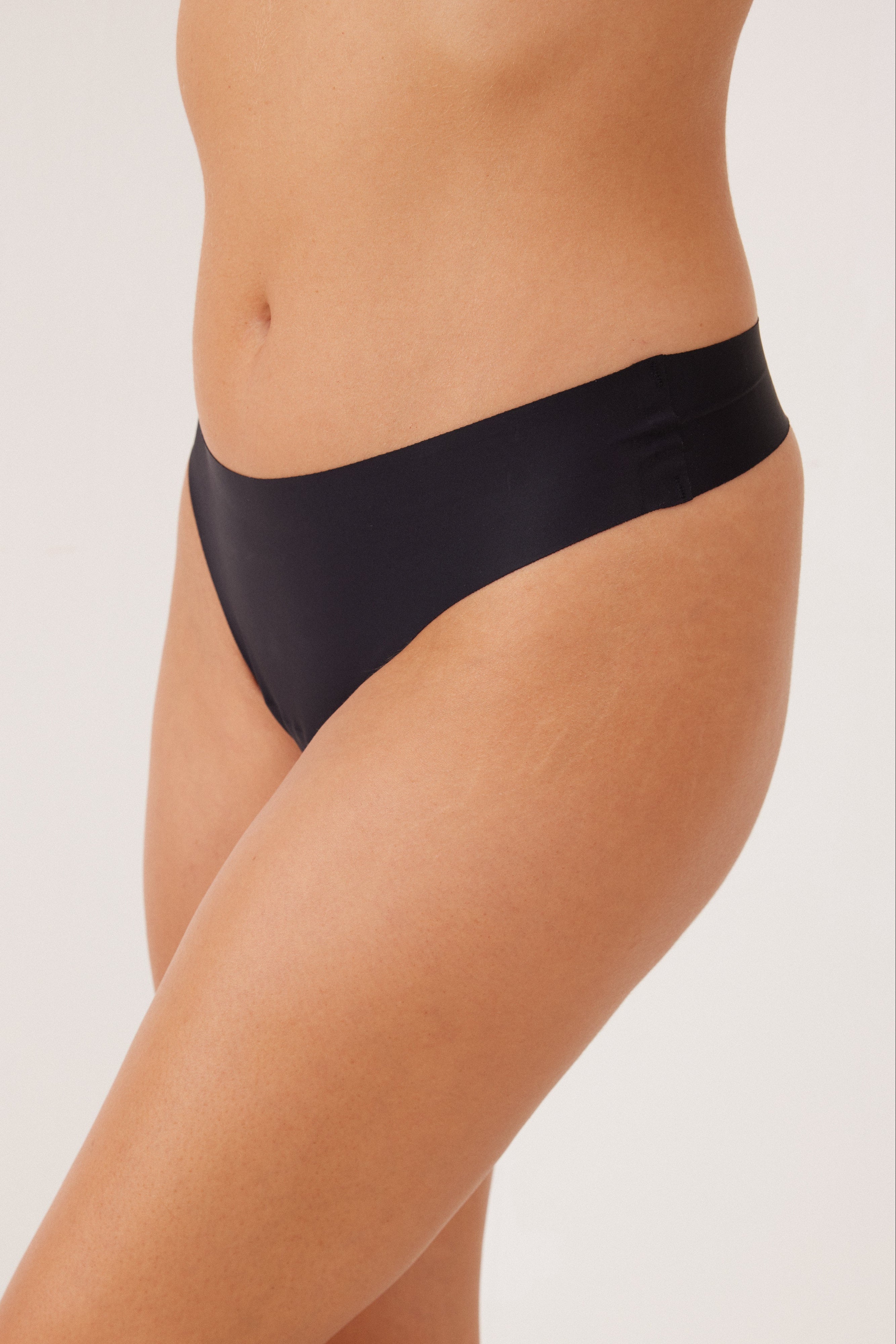 תחתון חוטיני ללא תפר CLEAN CUT