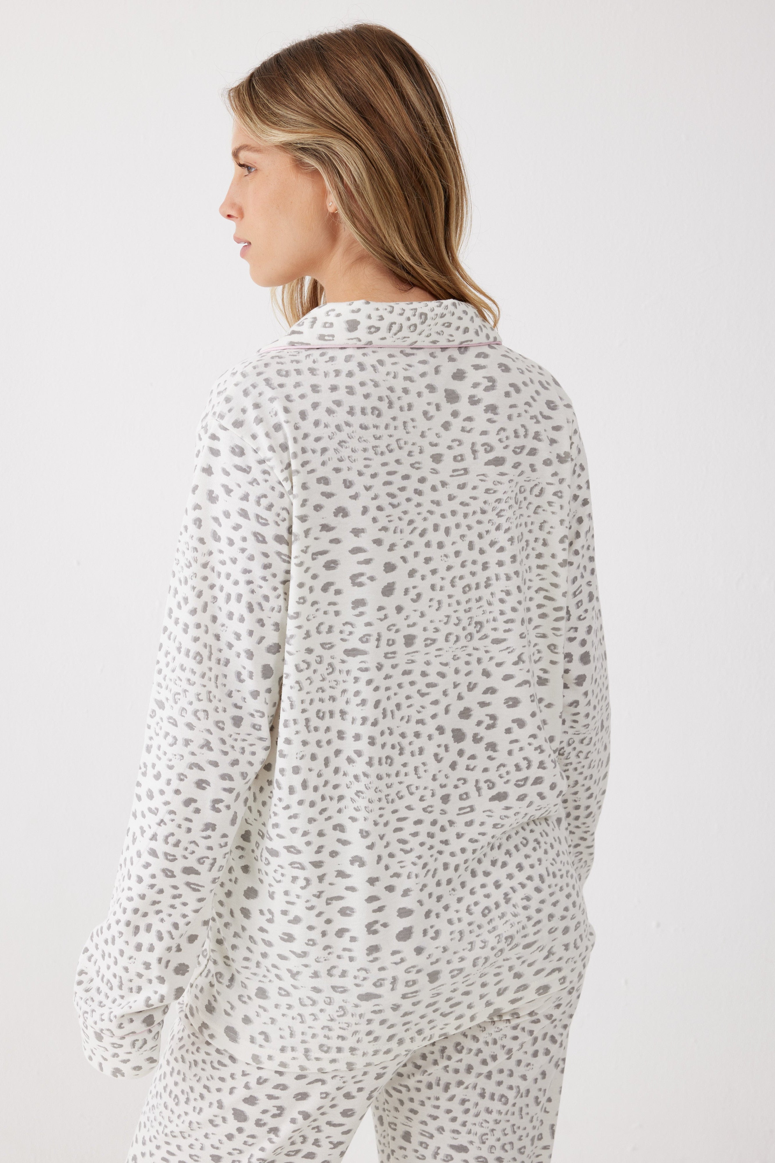 סט פיג'מה אינטרלוק מכופתרת