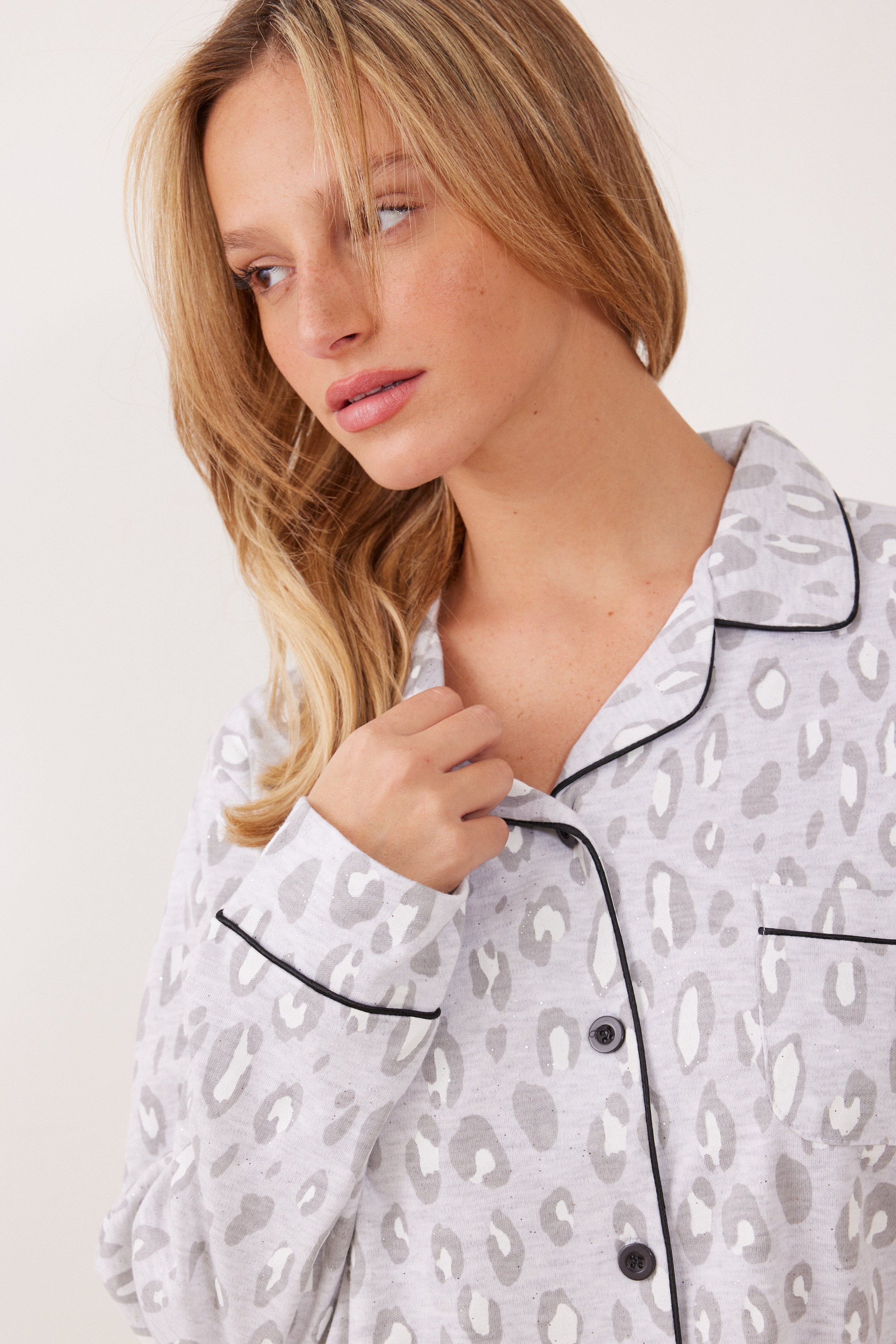 פיג'מה אינטרלוק מכופתרת