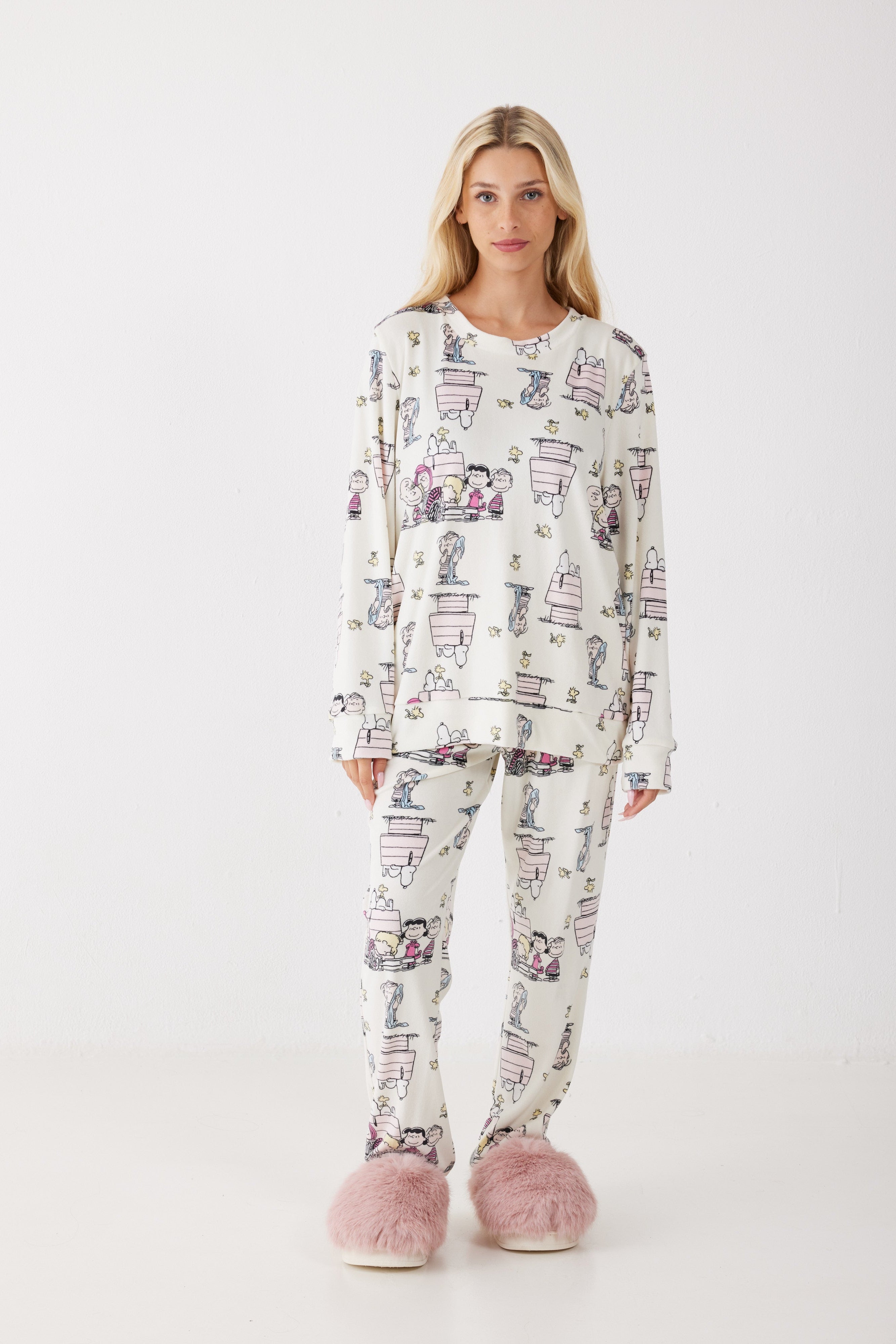 פיג'מה סנופי קטיפה