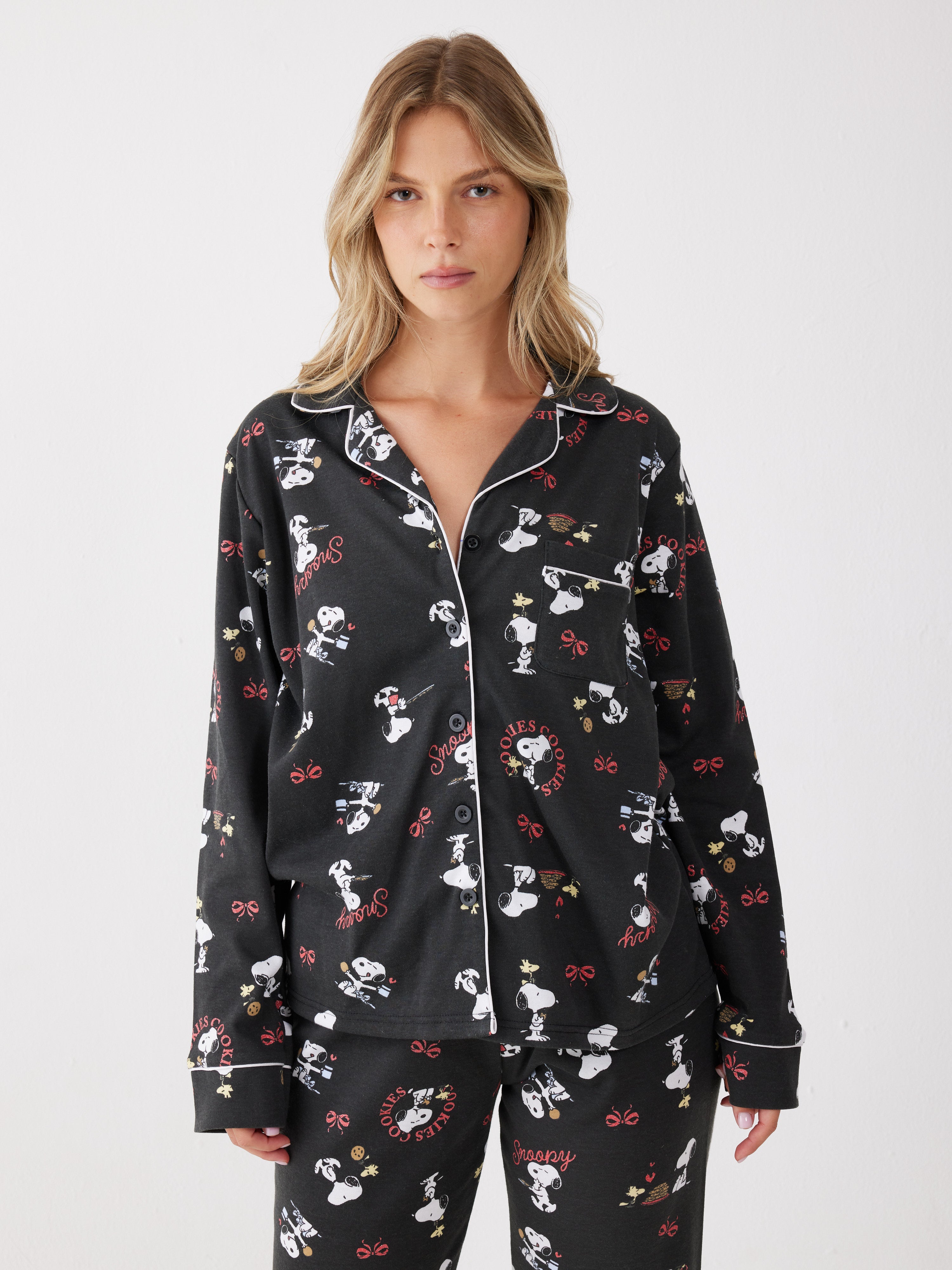 פיג'מה סנופי מכופתרת אינטרלוק