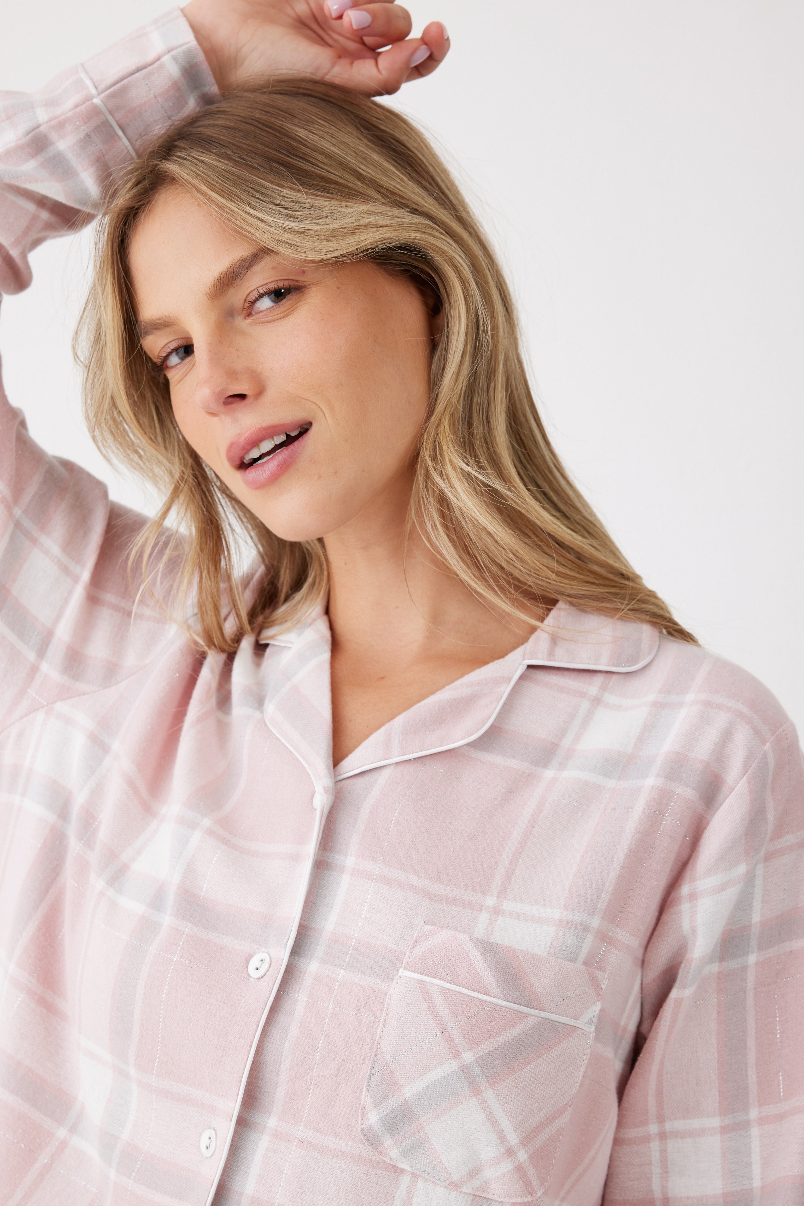 פיג'מת פלנל מכופתרת משבצות