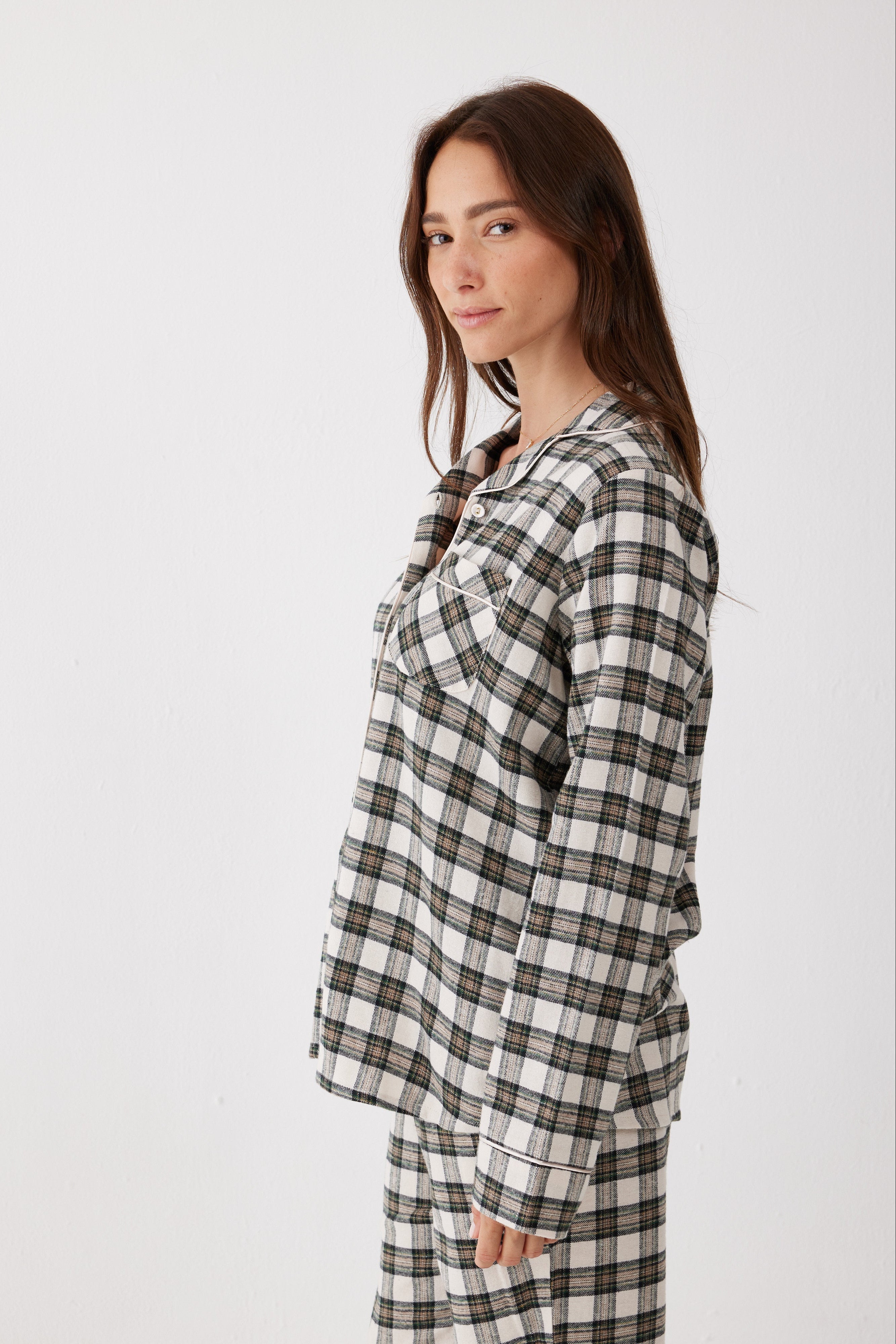 פיג'מת פלנל מכופתרת משבצות