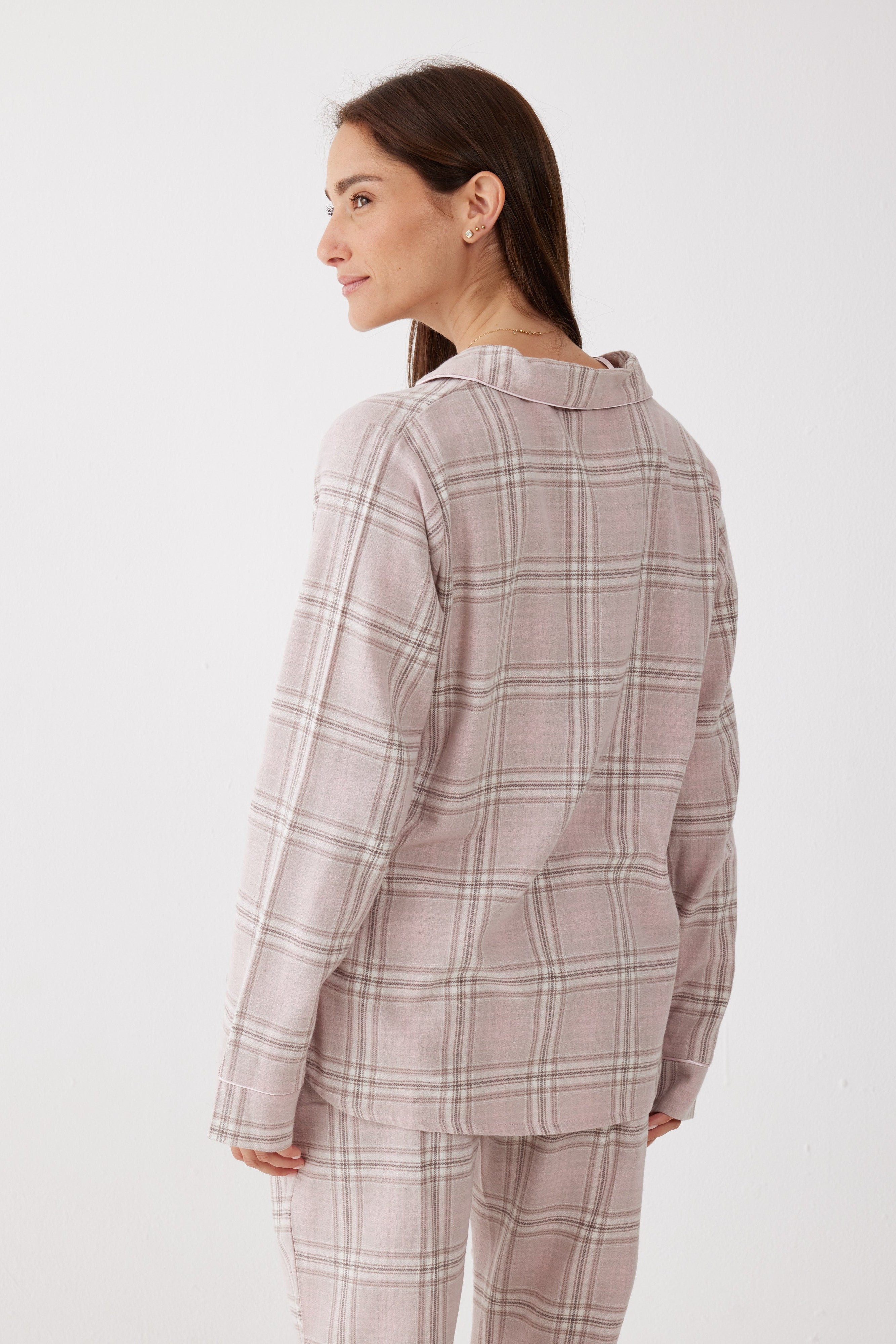 פיג'מת פלנל מכופתרת משבצות