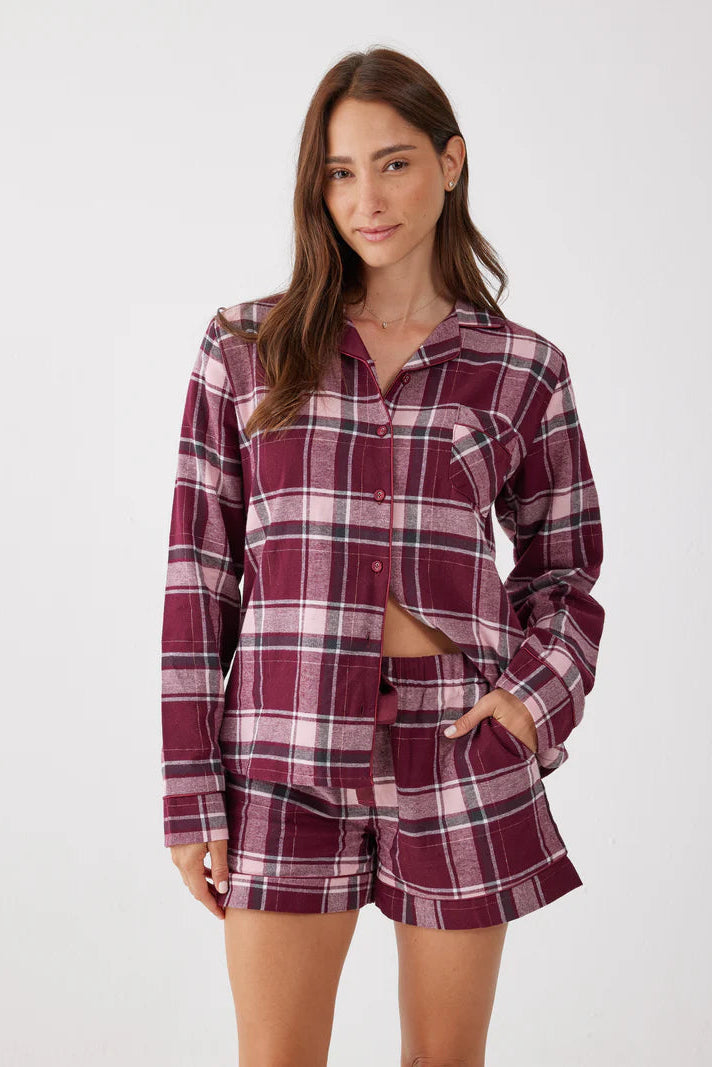 פיג'מת פלנל מכופתרת משבצות מכנס קצר