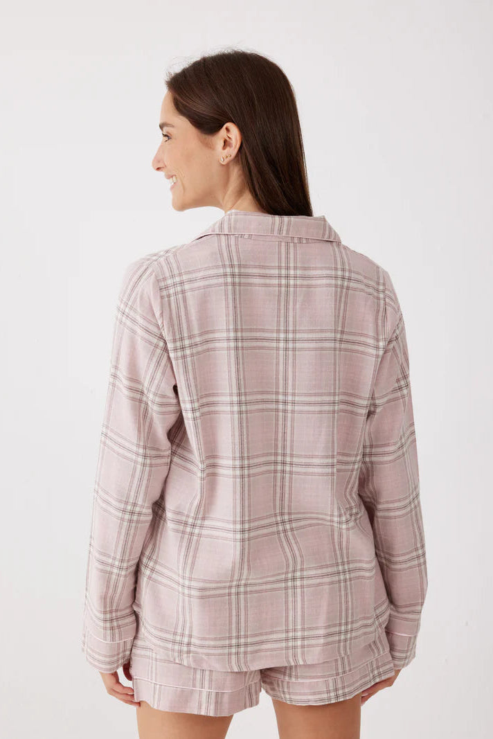 פיג'מת פלנל מכופתרת משבצות מכנס קצר