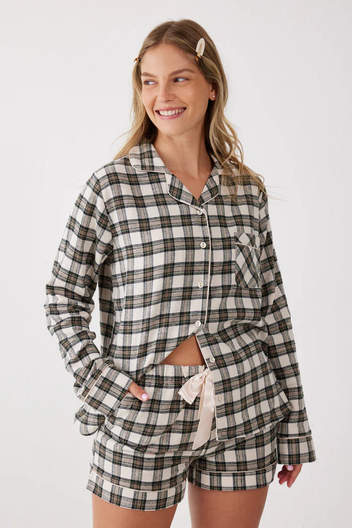 פיג'מת פלנל מכופתרת משבצות מכנס קצר