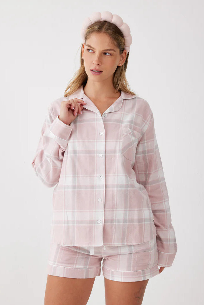 פיג'מת פלנל מכופתרת משבצות מכנס קצר