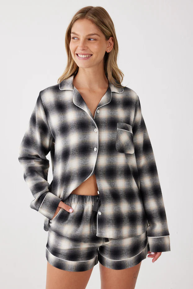 פיג'מת פלנל מכופתרת משבצות מכנס קצר