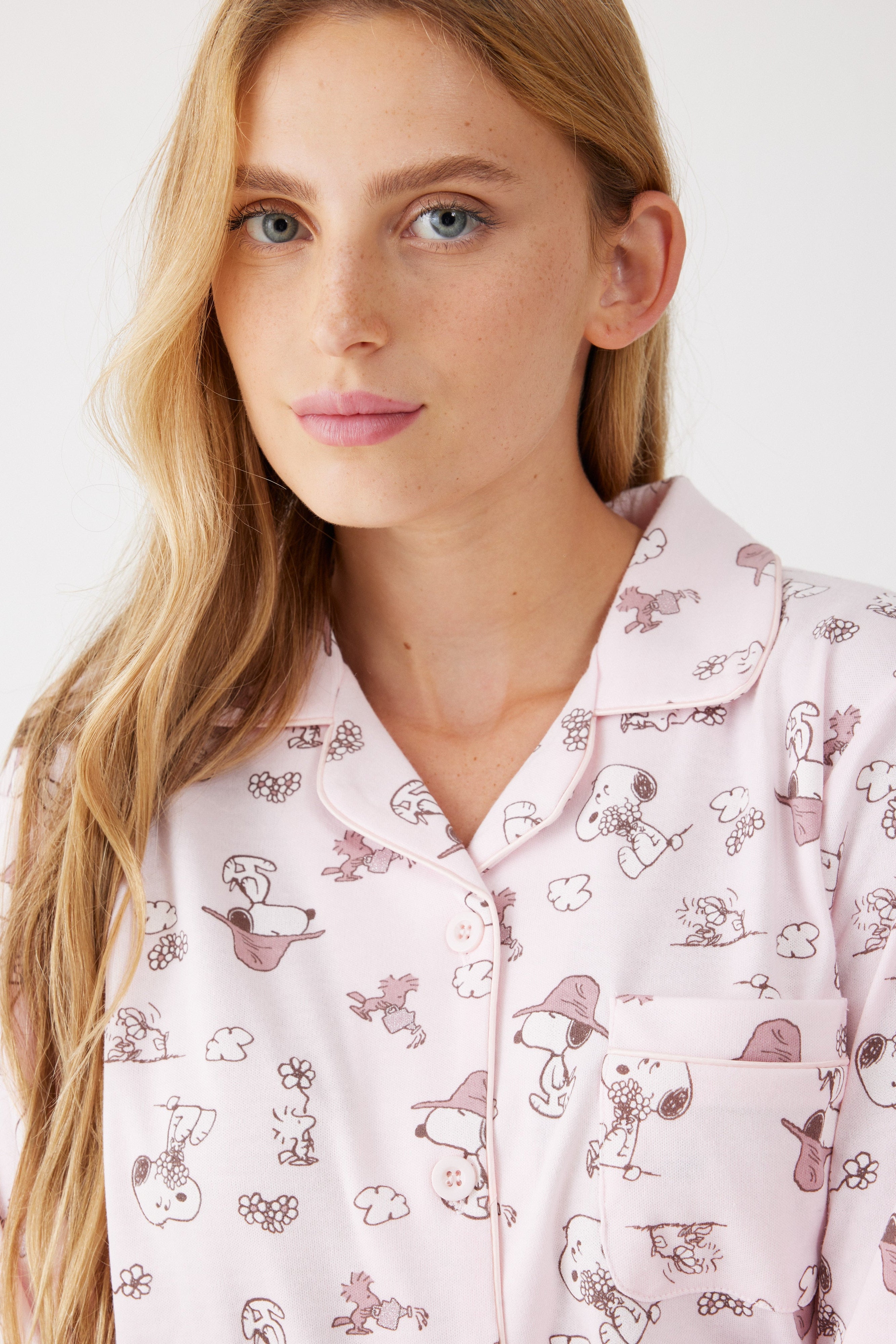 פיג'מה סנופי מכופתרת אינטרלוק