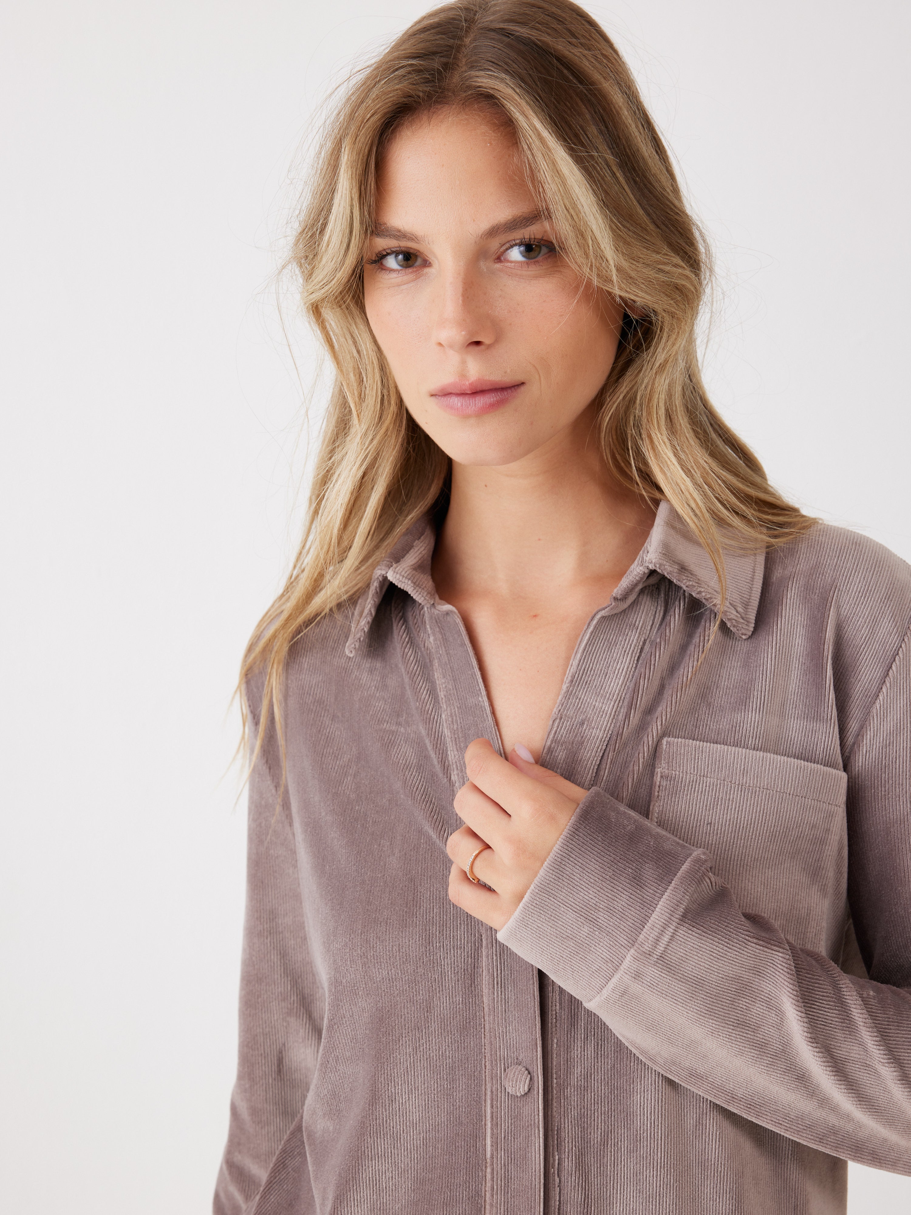 חליפת פנאי מכופתרת פסים קטיפה