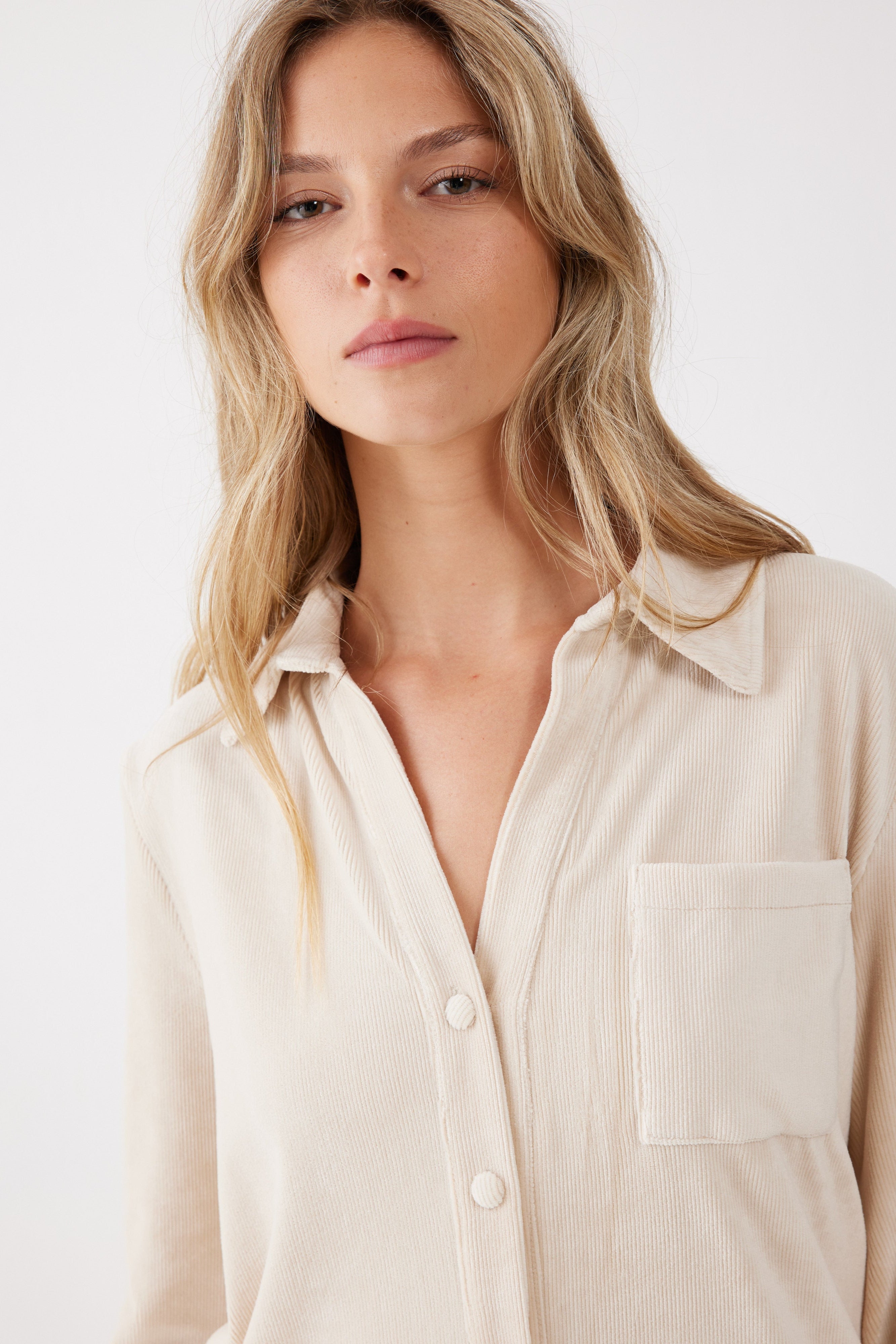 חליפת פנאי  מכנס קצר קטיפה ריב