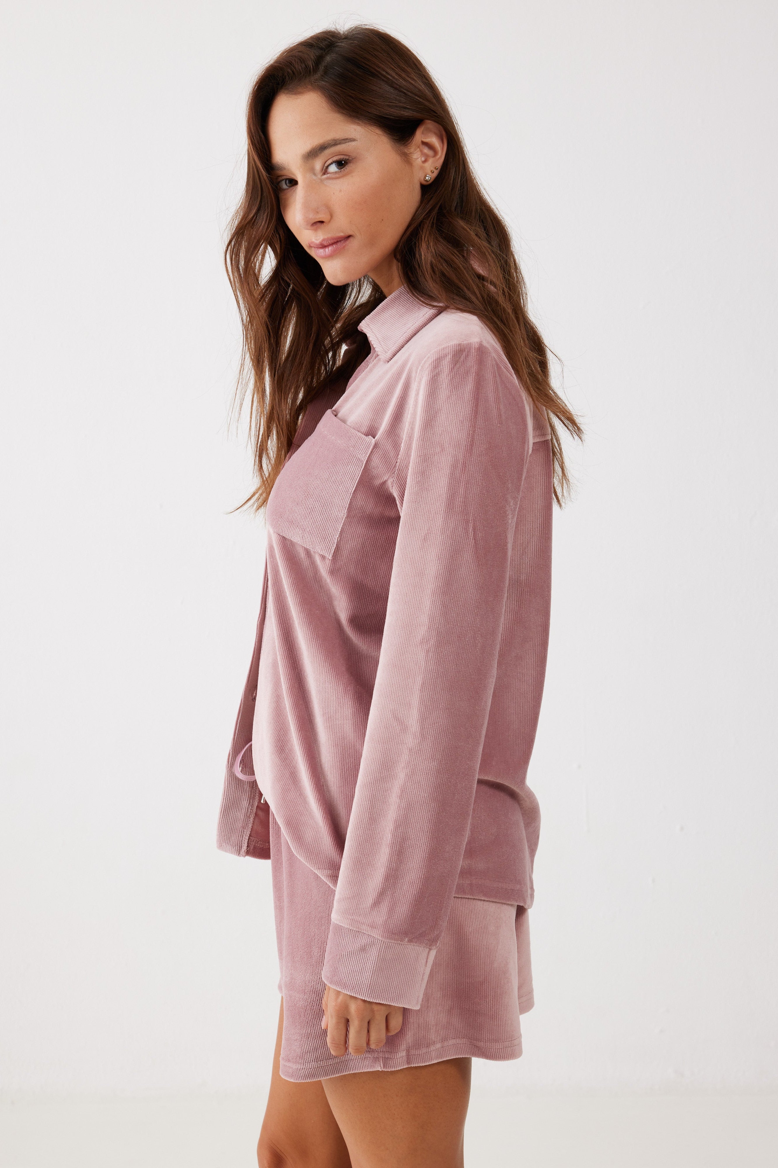 חליפת פנאי מכופתרת מכנסיים קצרים פסים קטיפה