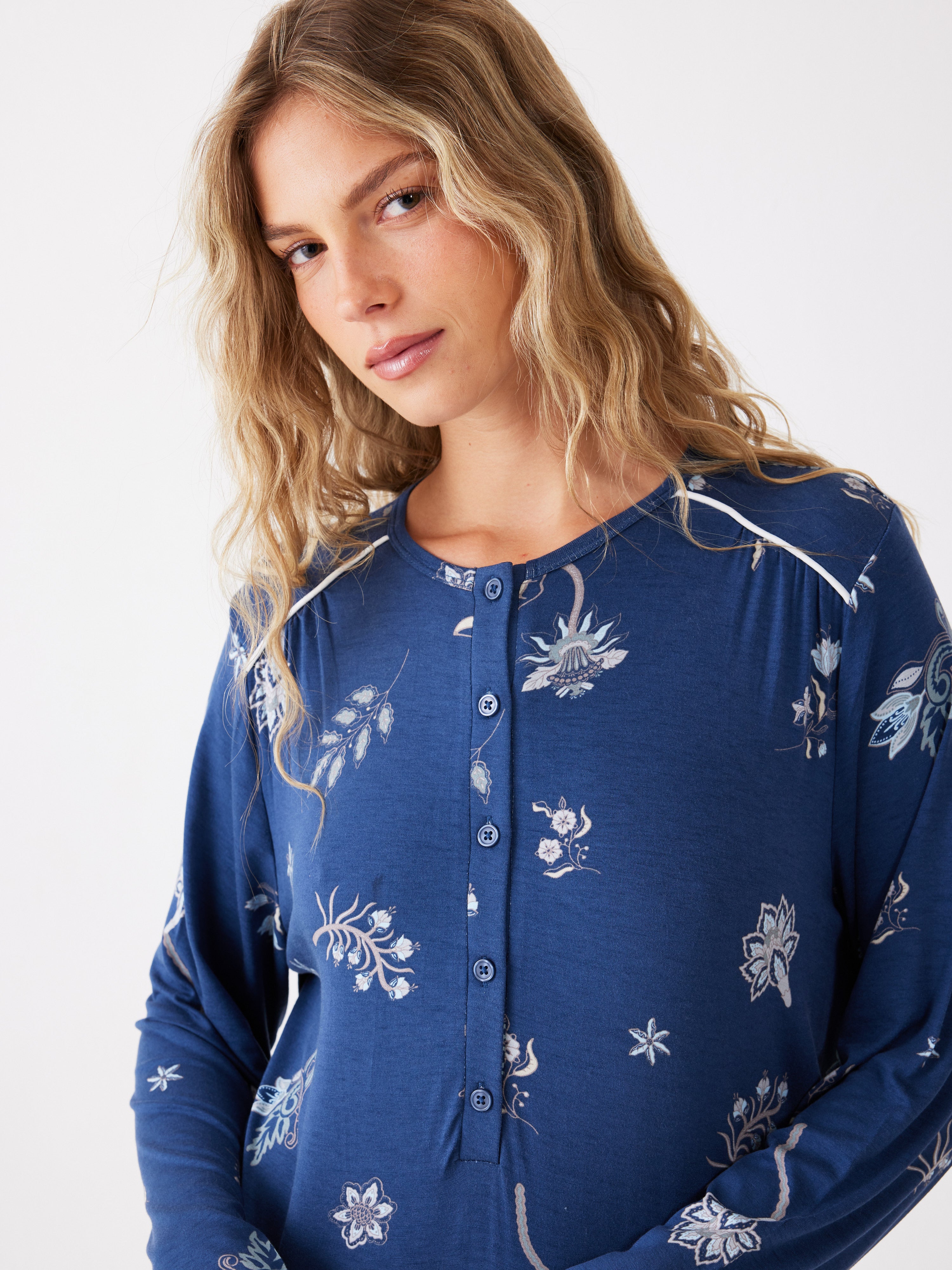 כותונת לילה פרחונית