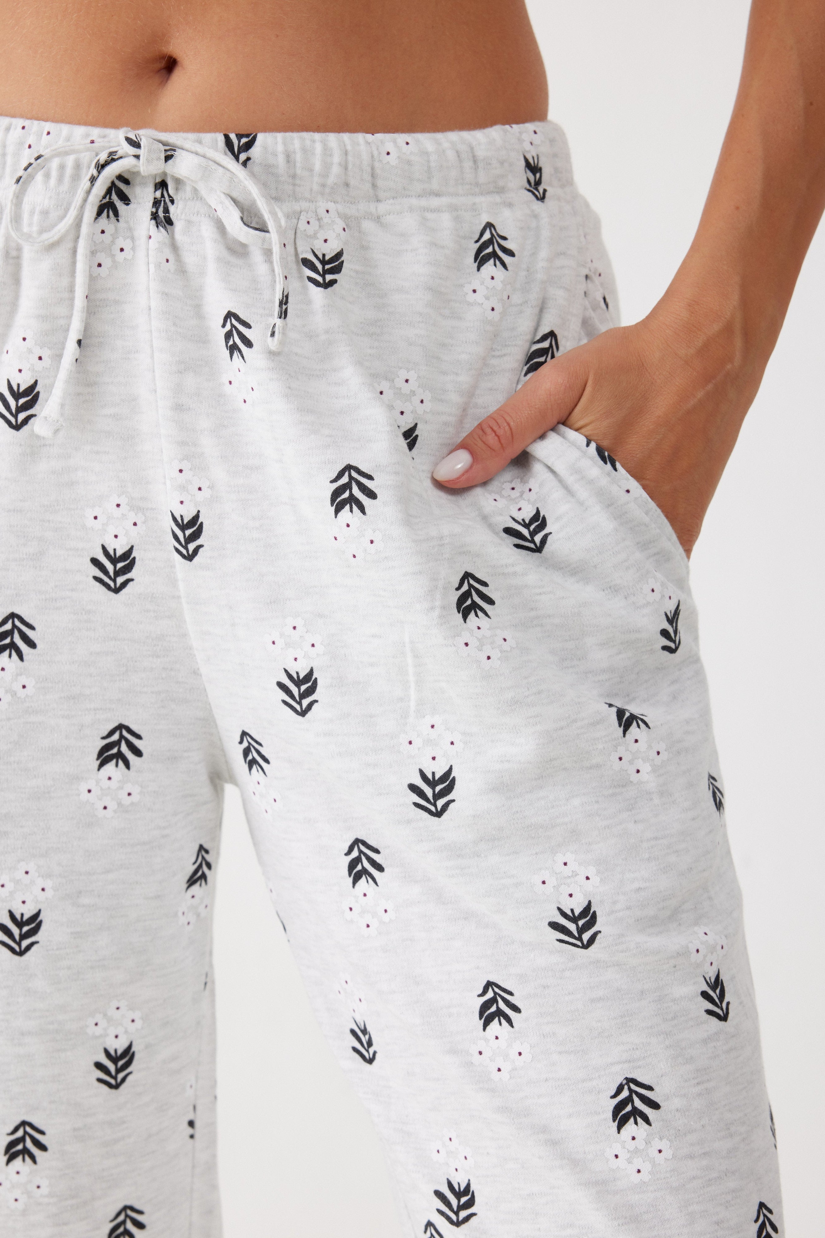 פיג'מה מכופתרת פרחים כותנה