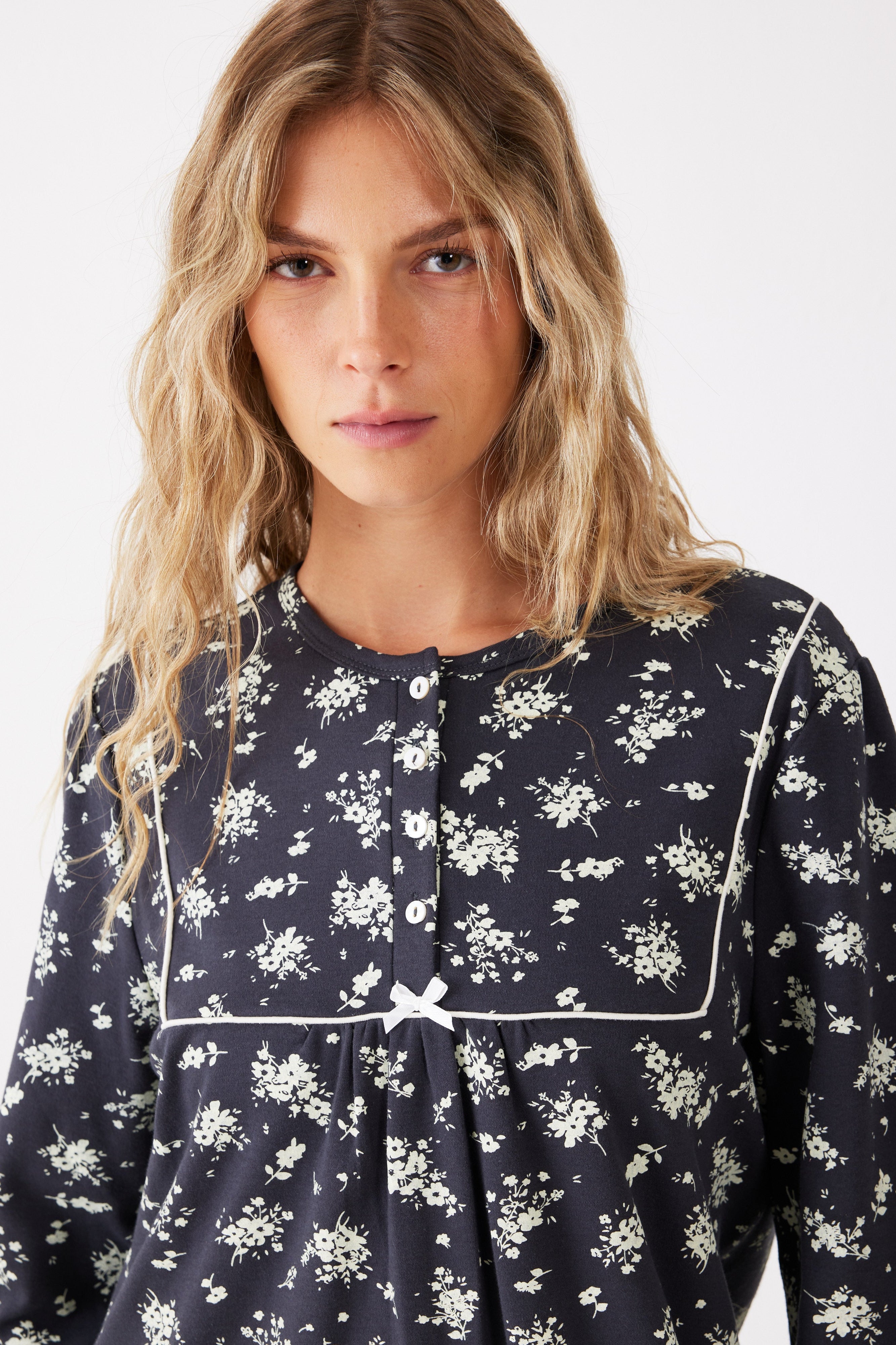 כותונת לילה פרחונית