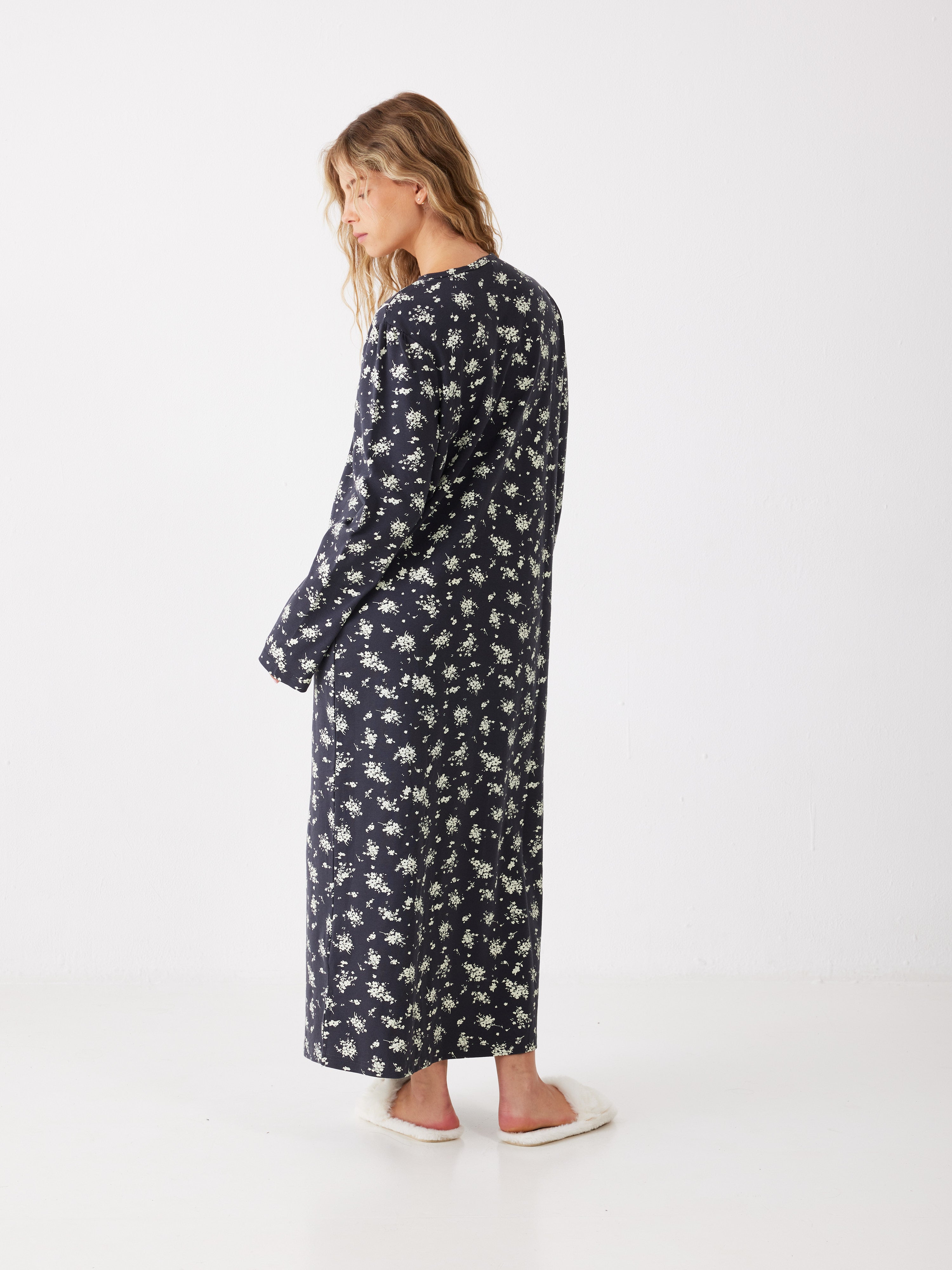 כותונת לילה פרחונית