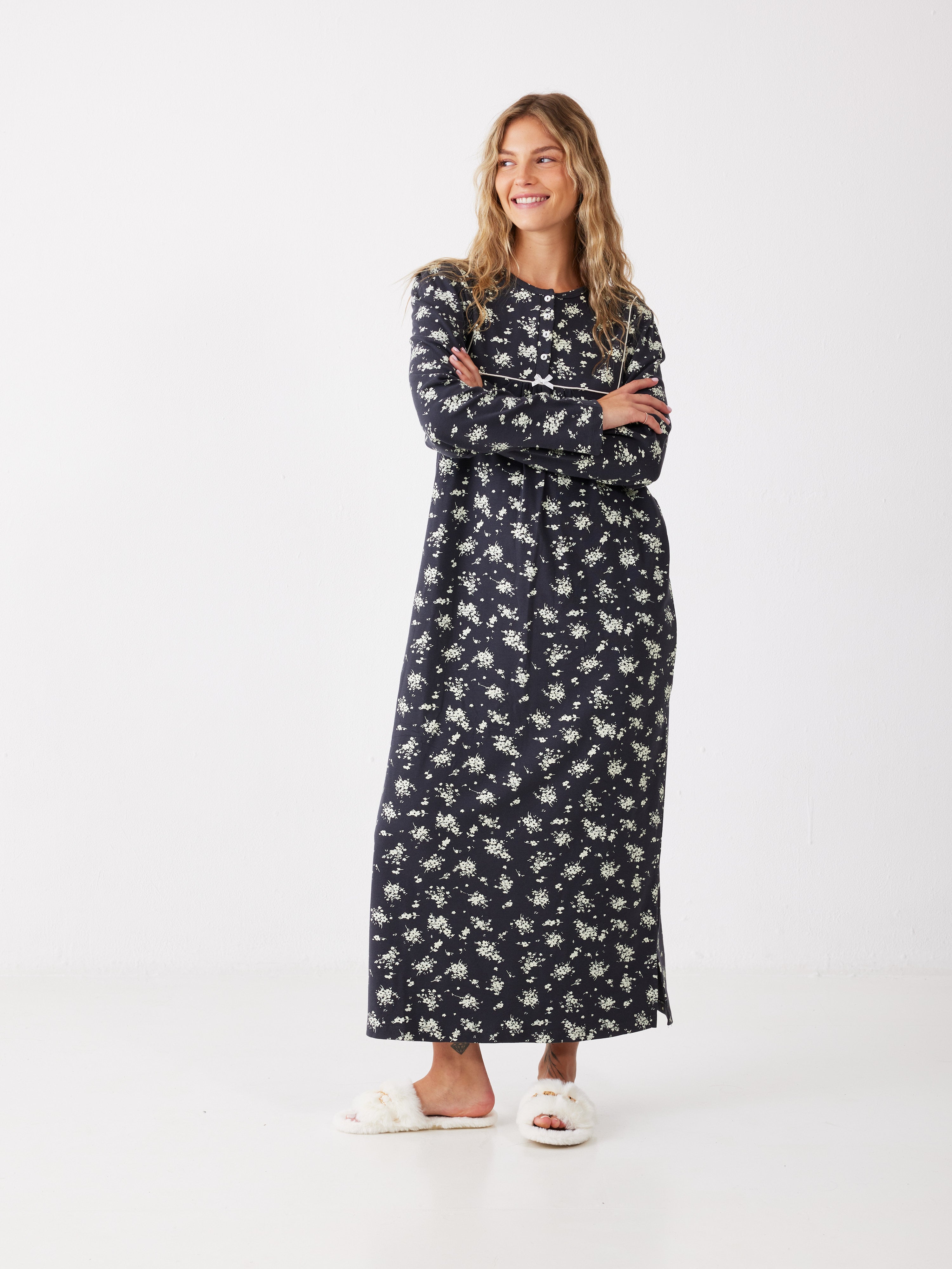 כותונת לילה פרחונית