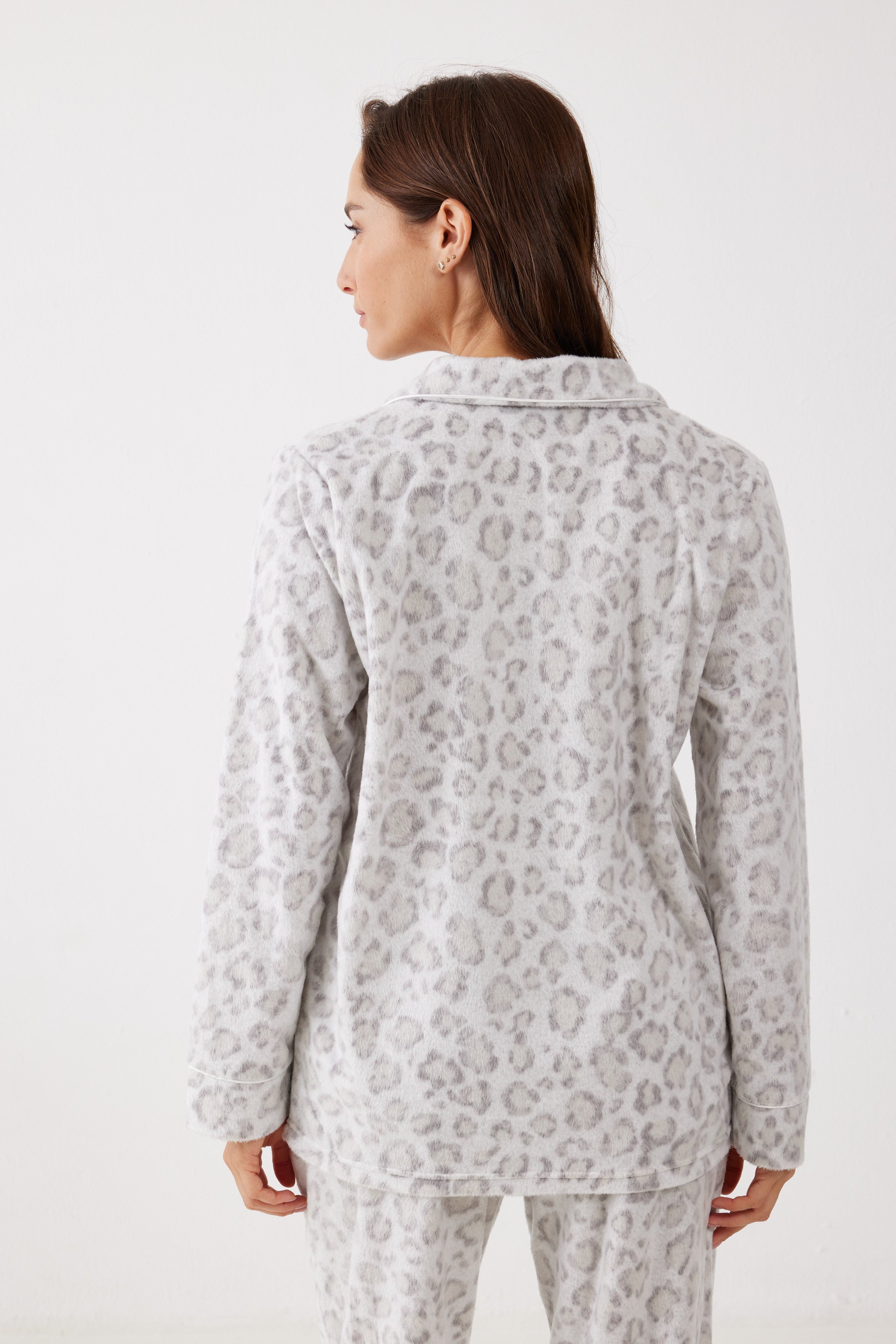 פיג'מה מנומרת מכופתרת מינק