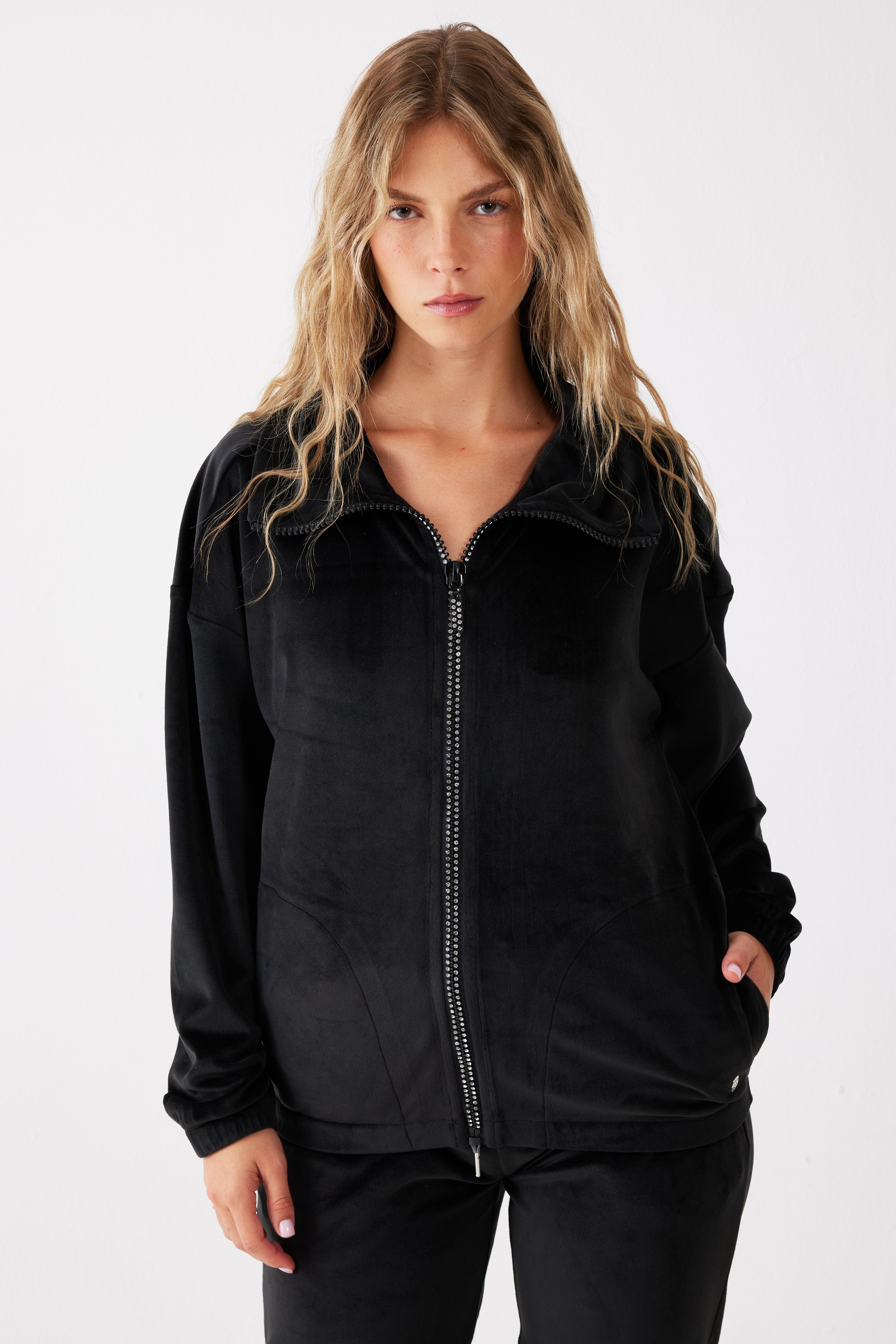 חליפת רוכסן יהלומים קטיפה