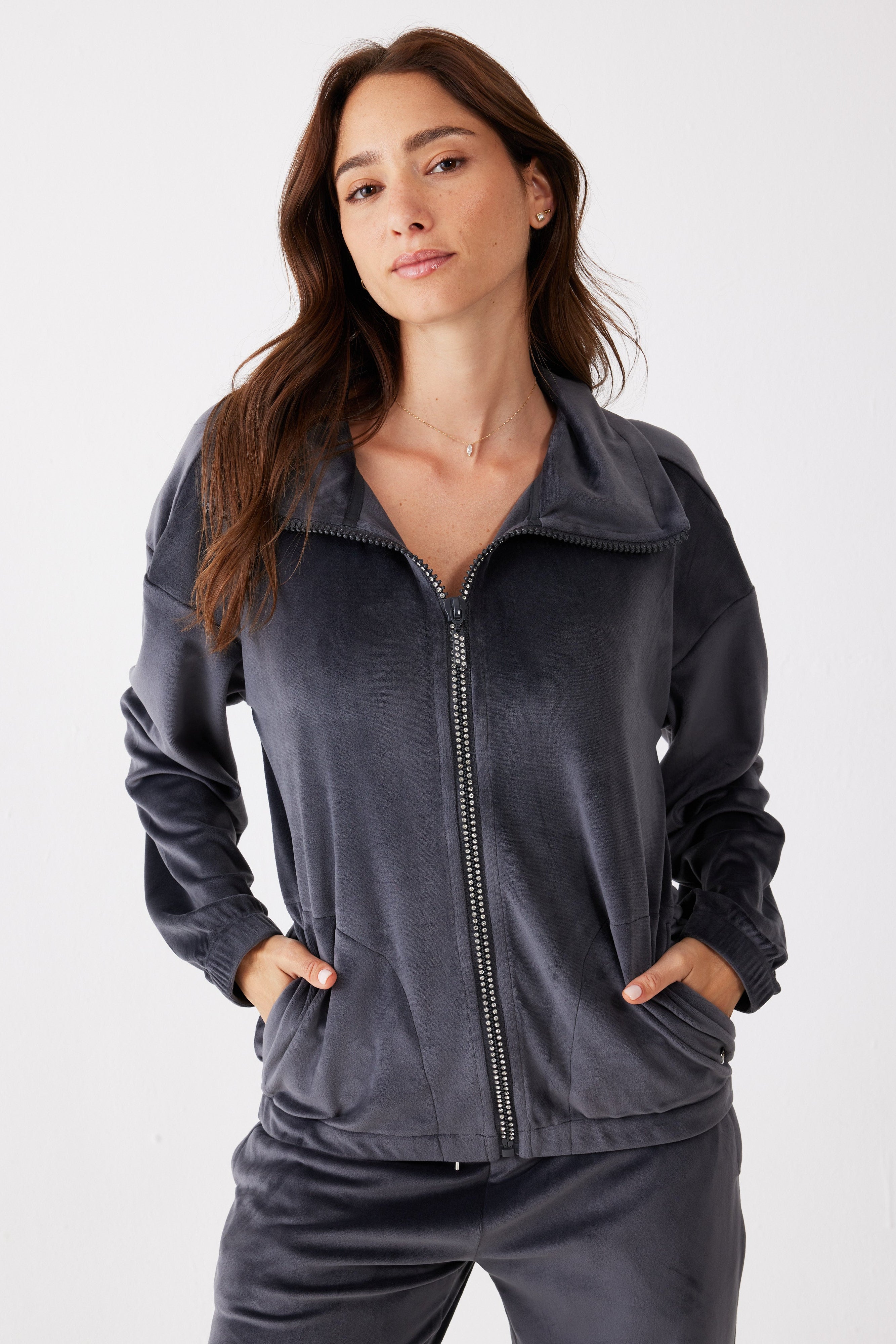 חליפת רוכסן יהלומים קטיפה