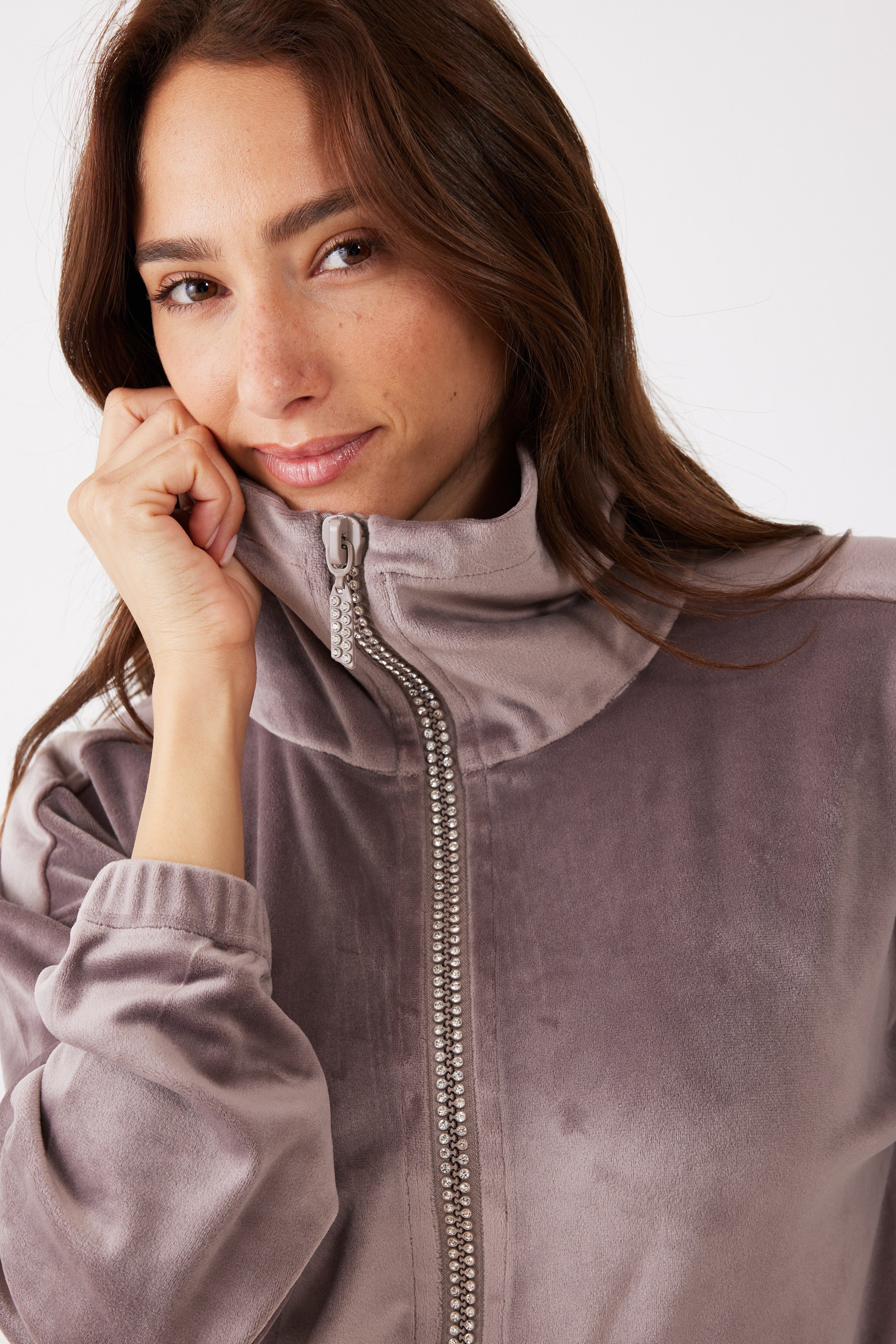 חליפת רוכסן יהלומים קטיפה