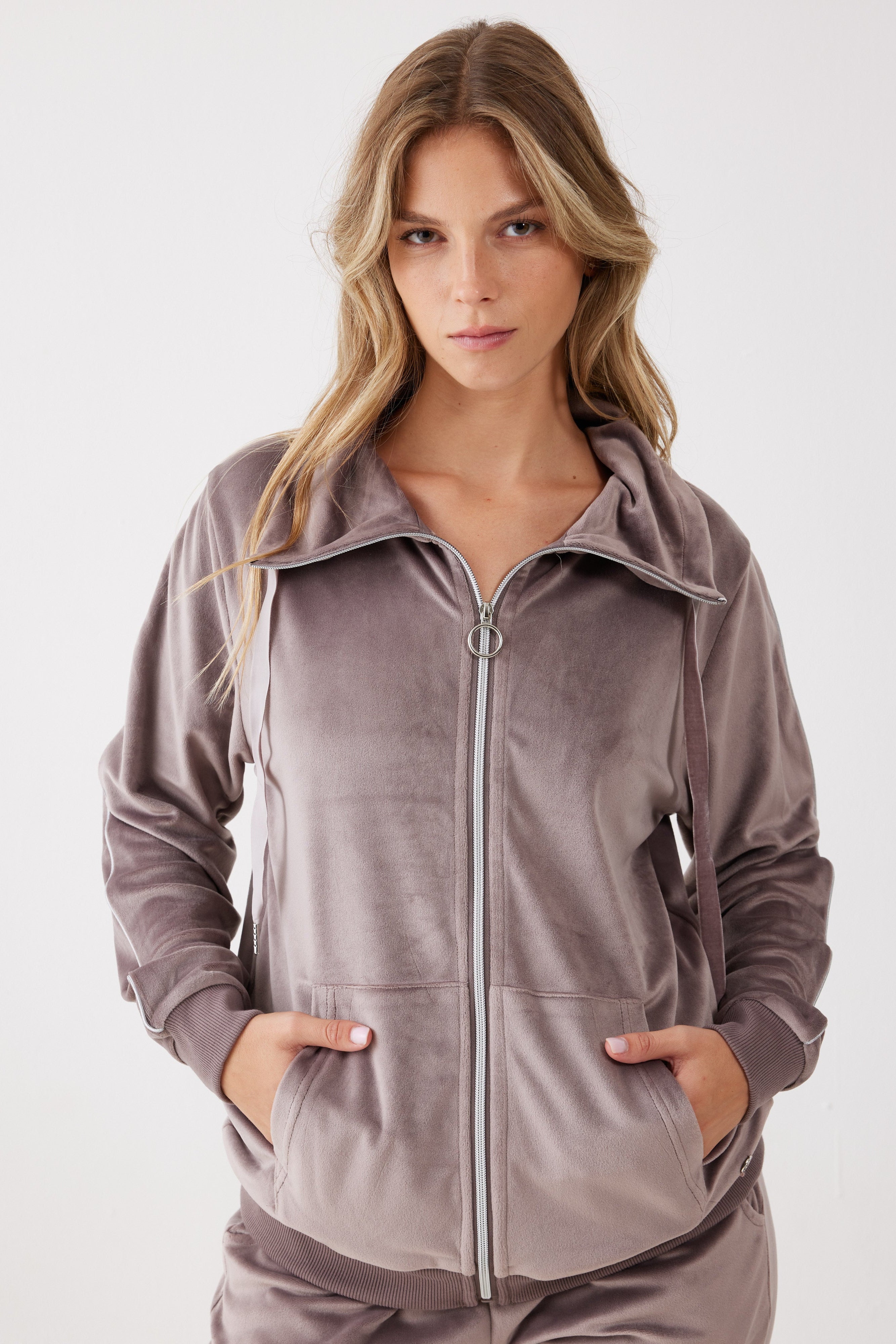 חליפת רוכסן פייפינג קטיפה