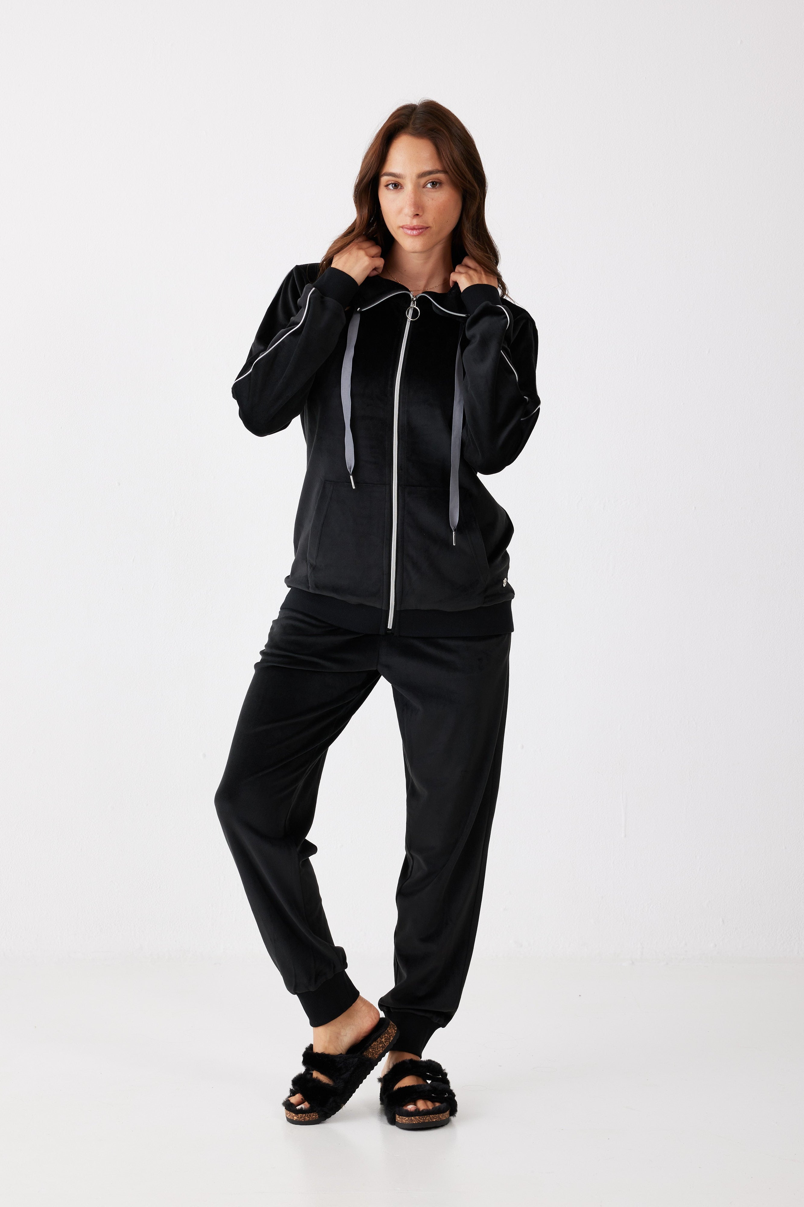 חליפת רוכסן פייפינג קטיפה