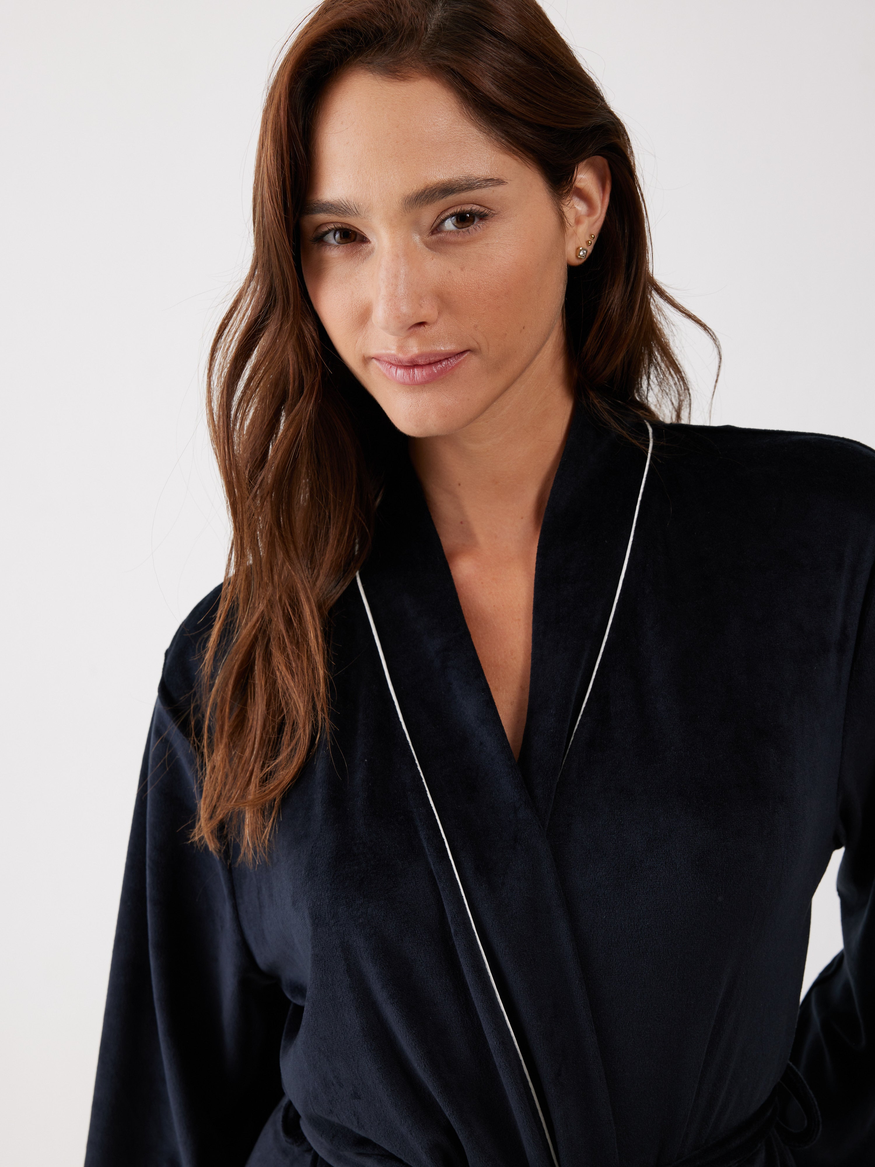 חלוק פייפינג קטיפה