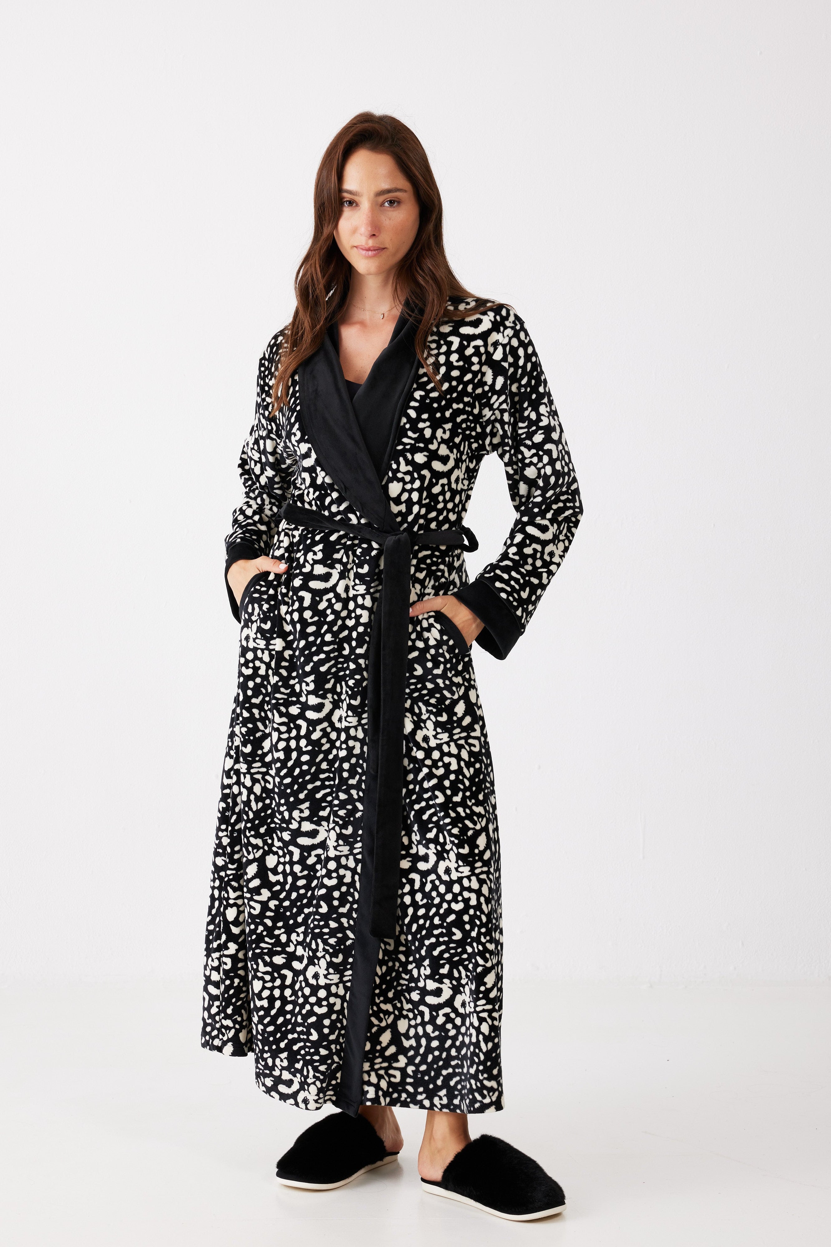 חלוק מנומר קטיפה