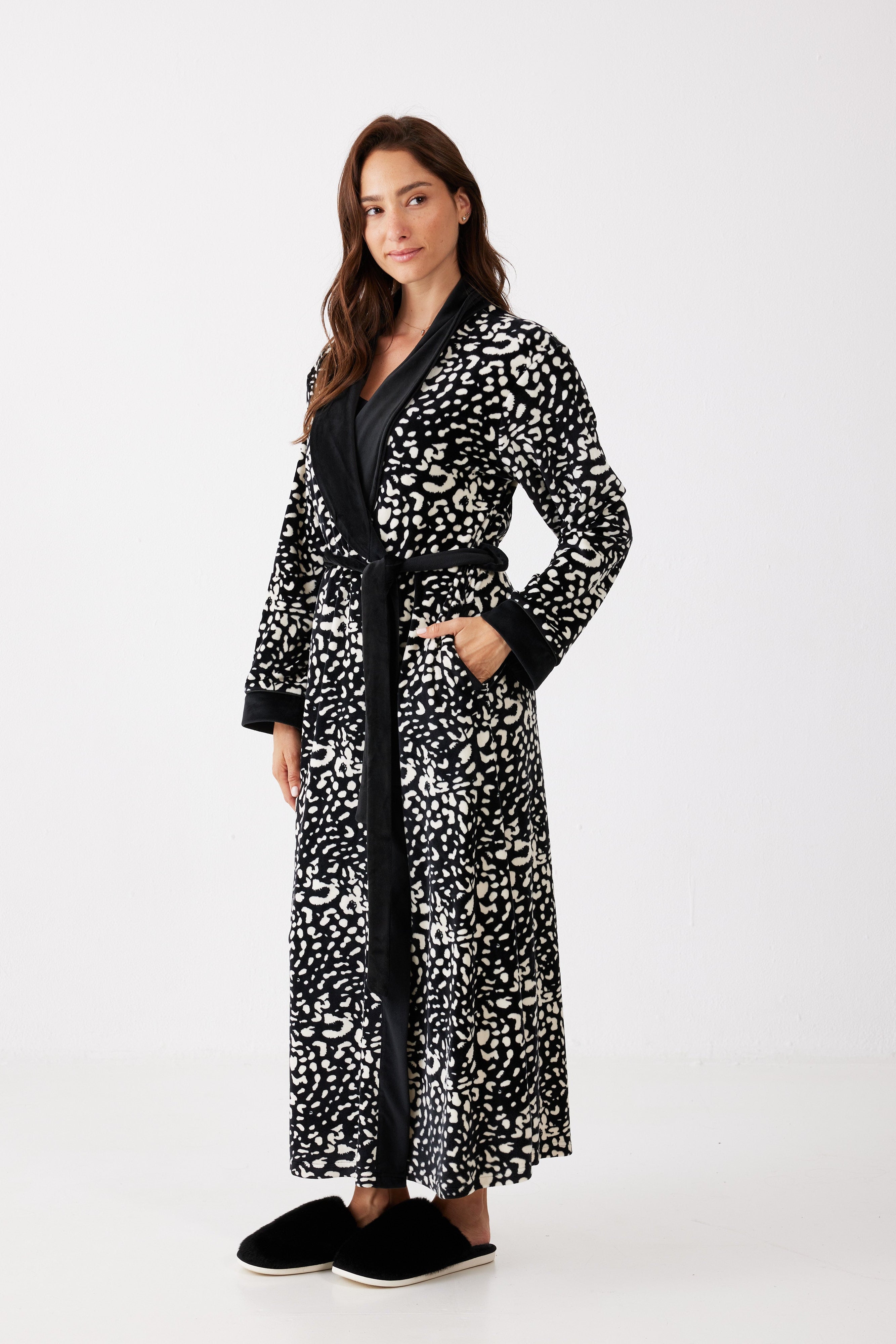 חלוק מנומר קטיפה