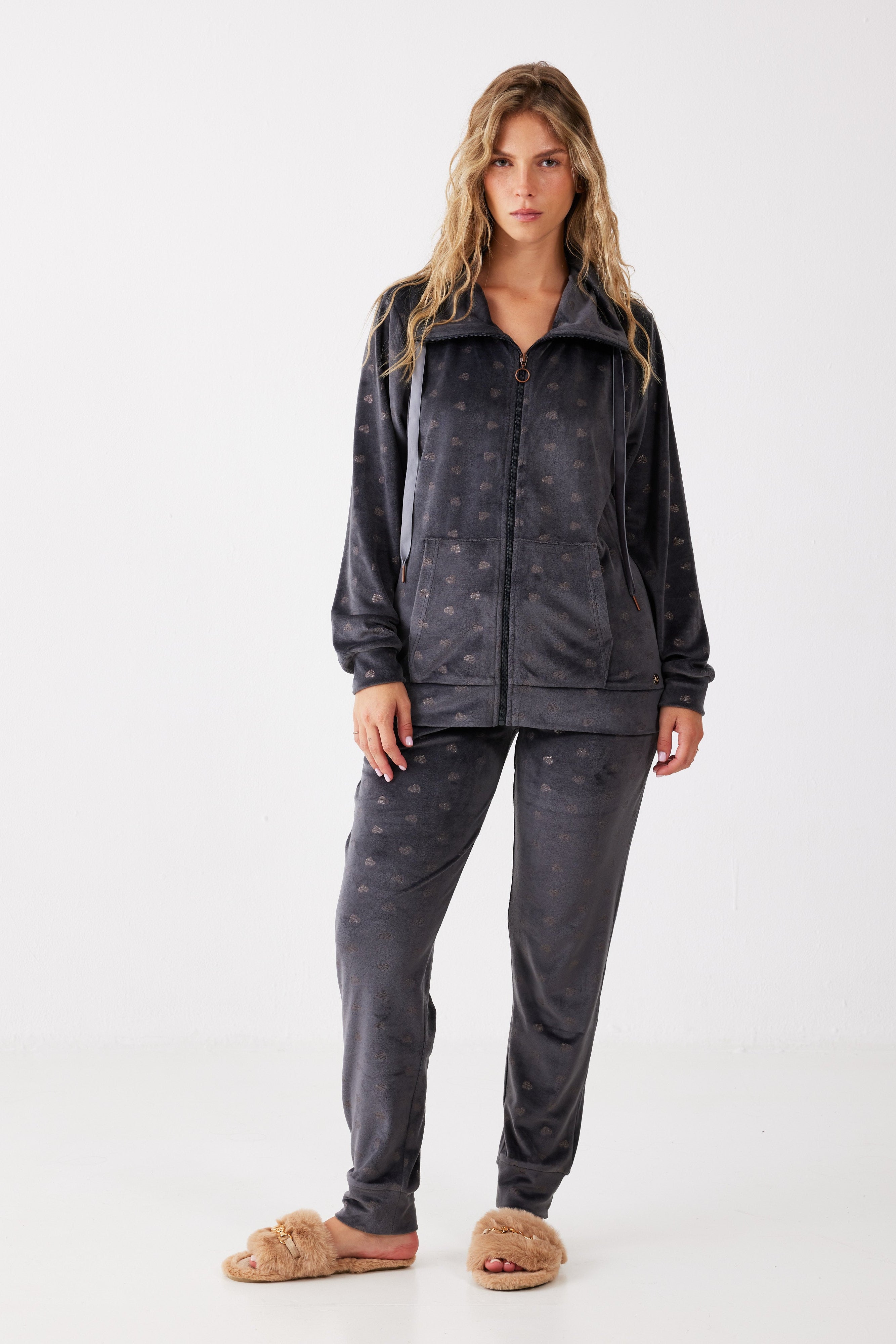 פיג'מה רוכסן לבבות קטיפה