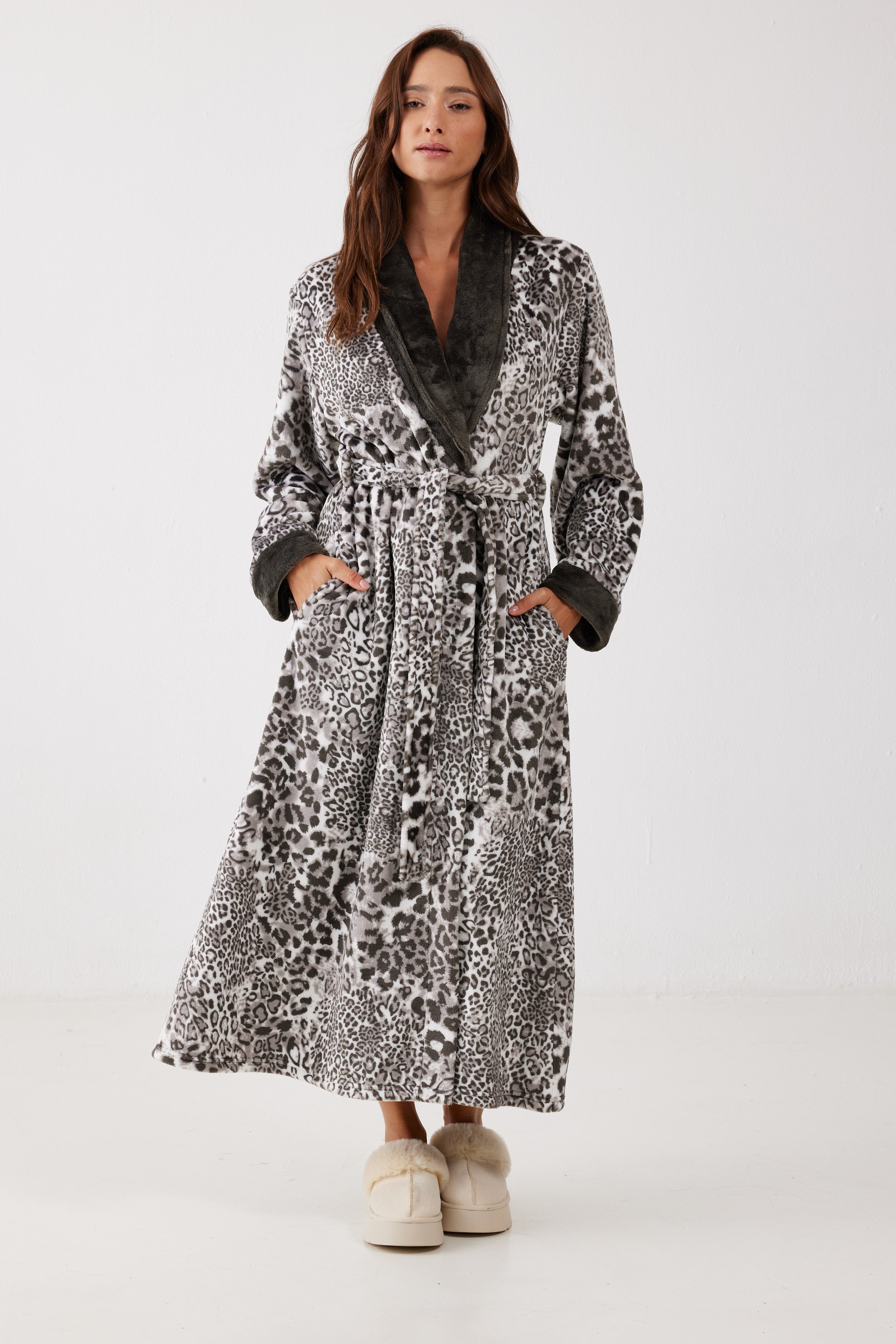 חלוק מנומר פלאפי