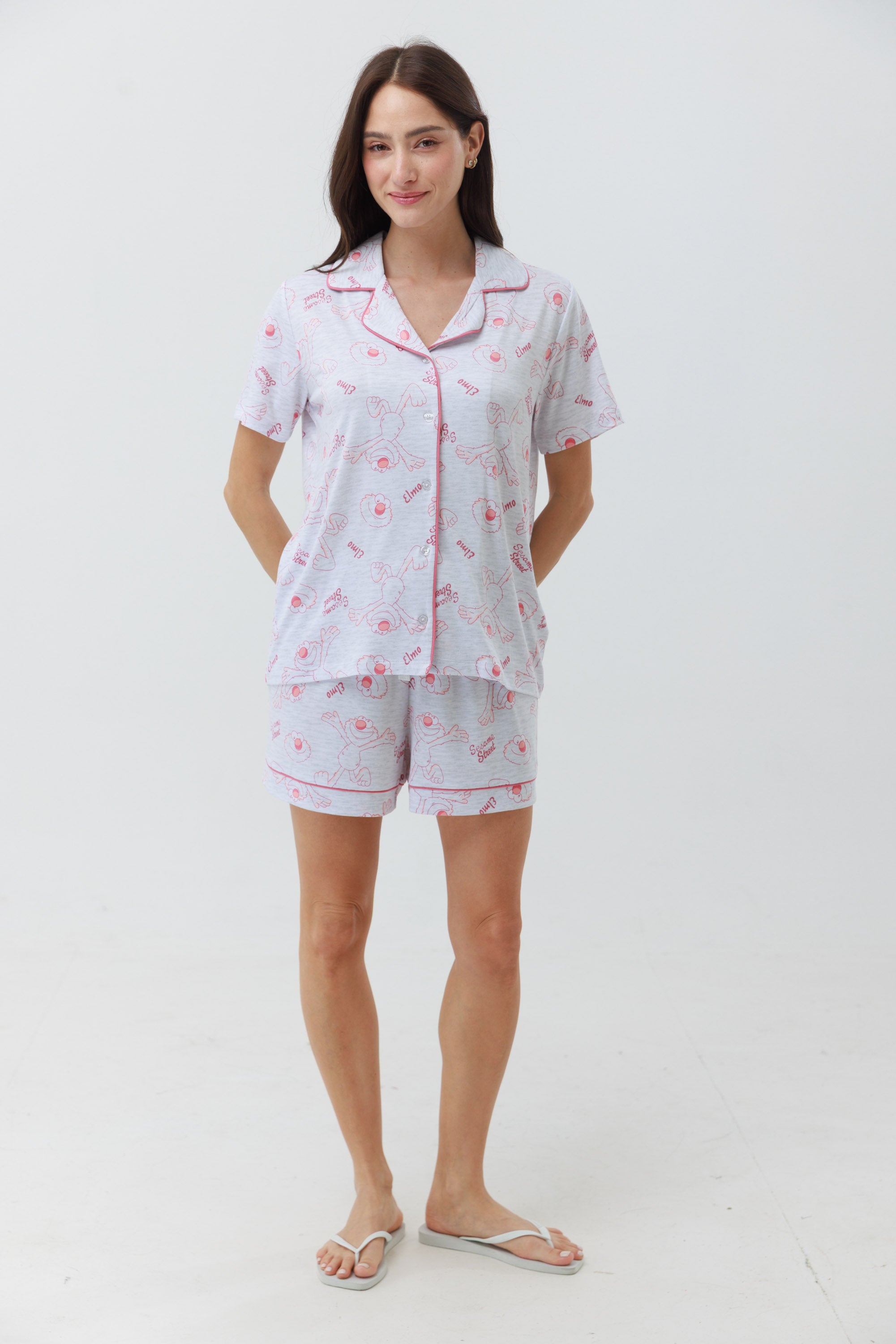 Yummy Print – פיג'מת סומסום לנשים מכופתרת מכנס קצר .  צבע אפור מלאנג