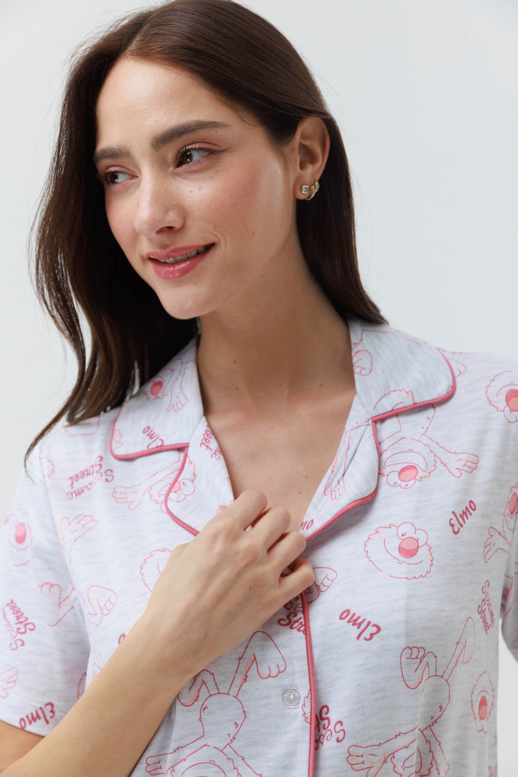Yummy Print – פיג'מת סומסום לנשים מכופתרת מכנס קצר