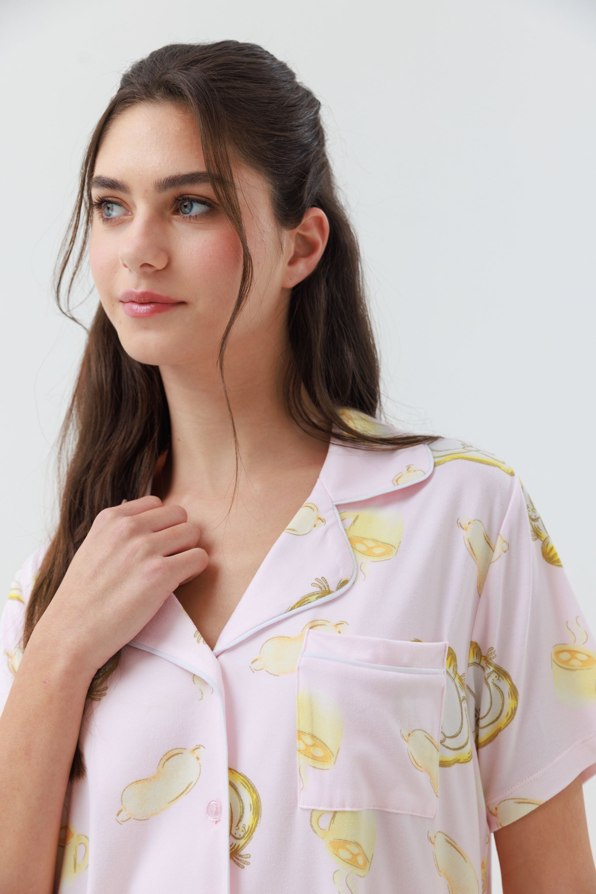 Yummy Print – פיג'מת גרפילד לנשים מכופתרת מכנס ארוך