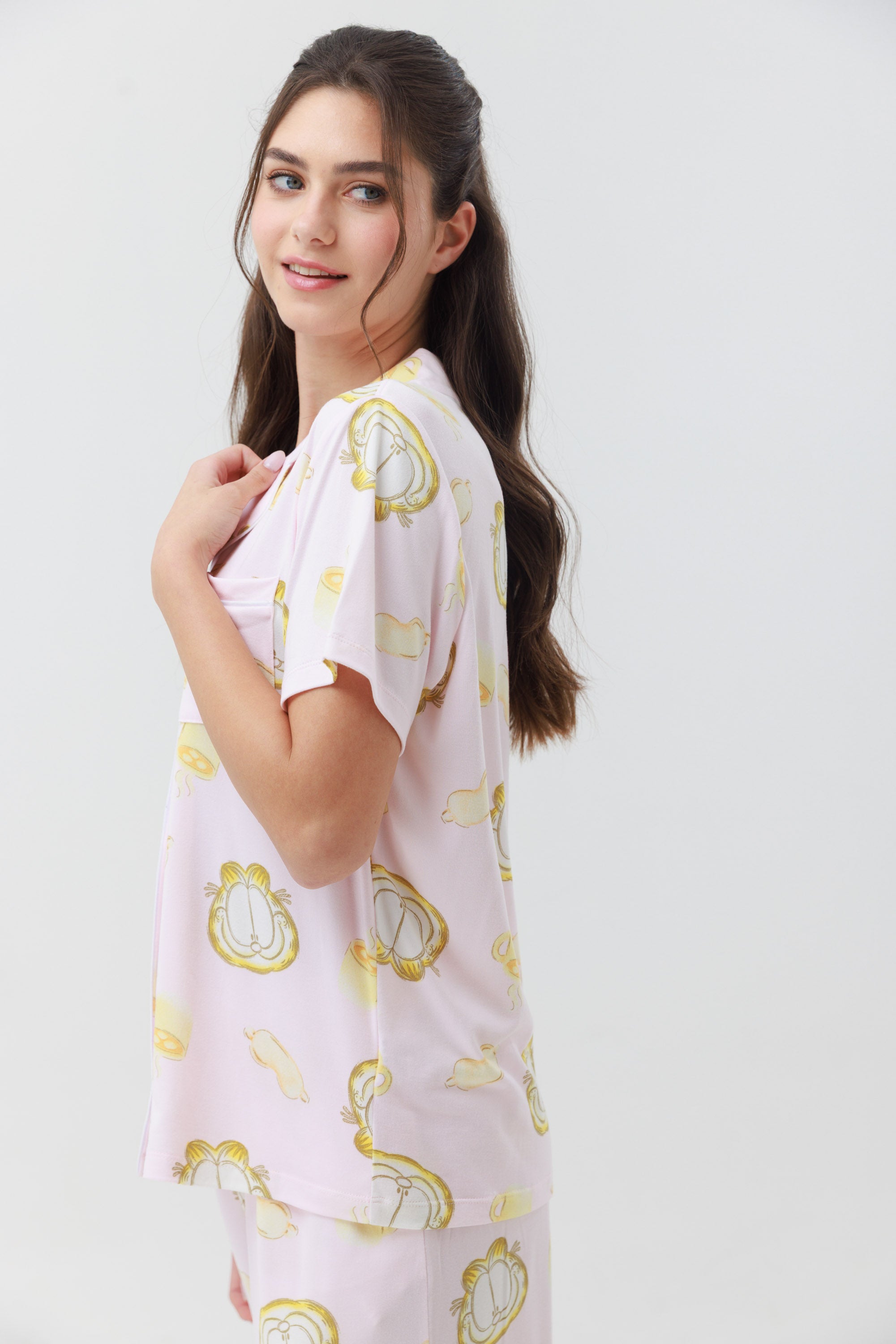 Yummy Print – פיג'מת גרפילד לנשים מכופתרת מכנס ארוך