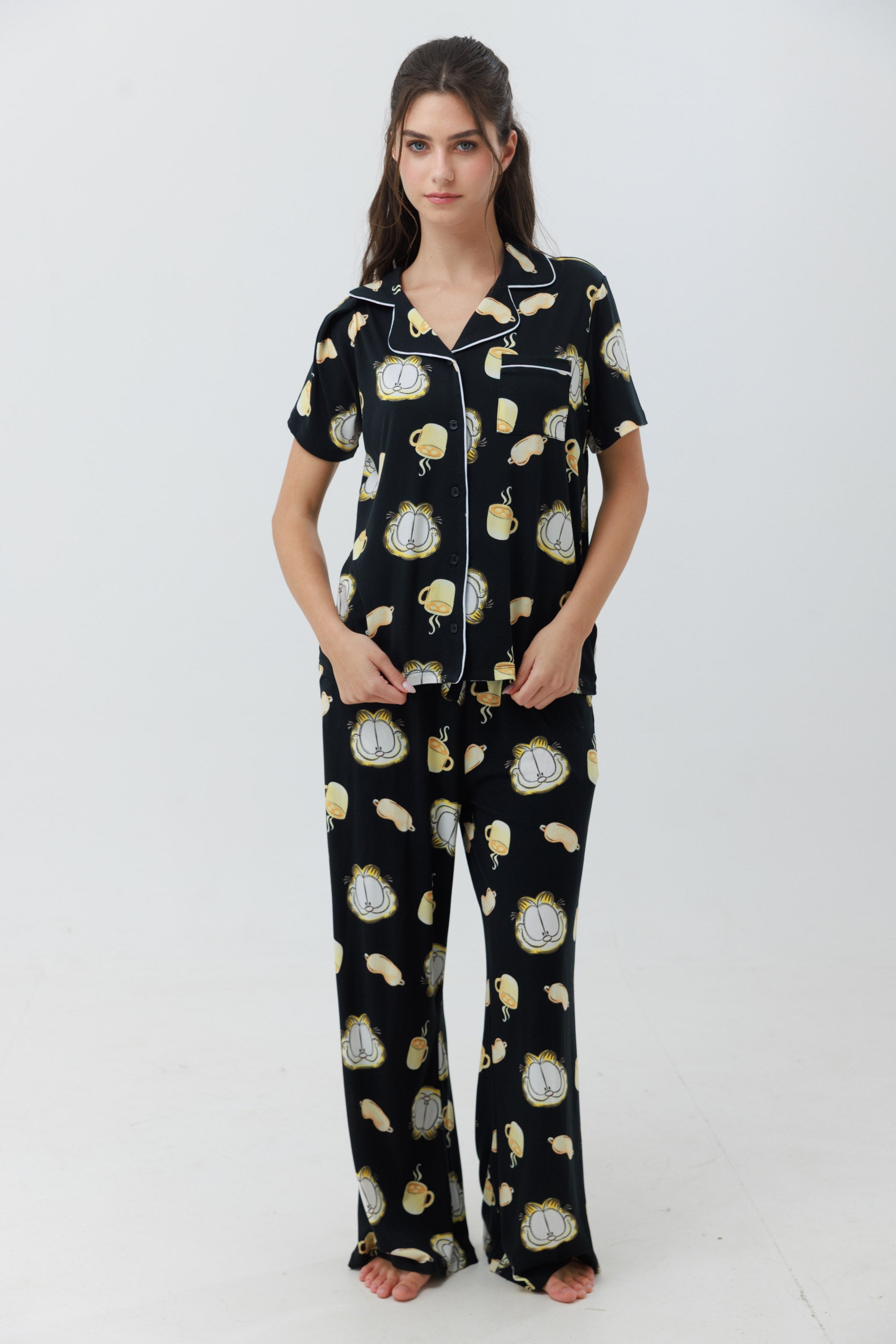 Yummy Print – פיג'מת גרפילד לנשים מכופתרת מכנס ארוך