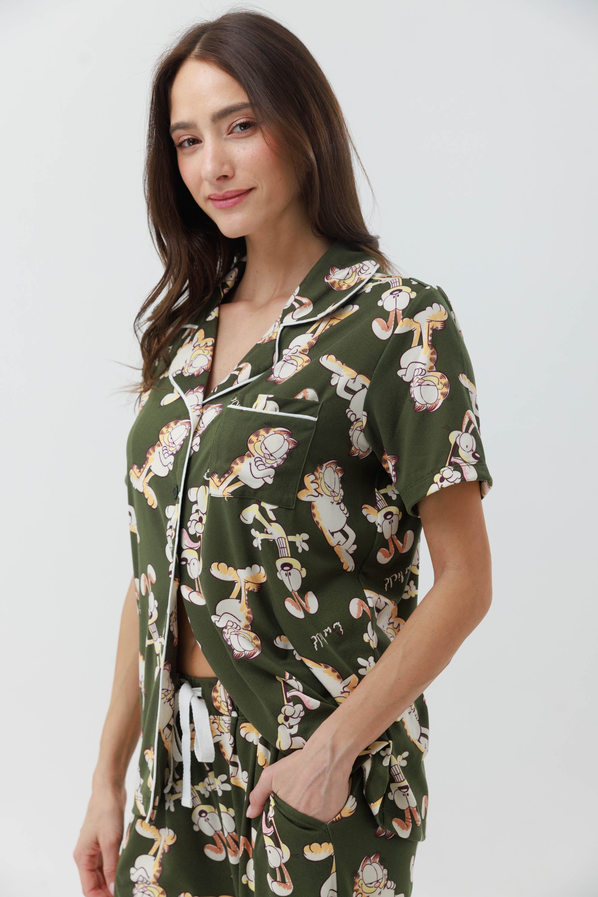 Yummy Print – פיג'מת גרפילד לנשים מכופתרת מכנס ארוך