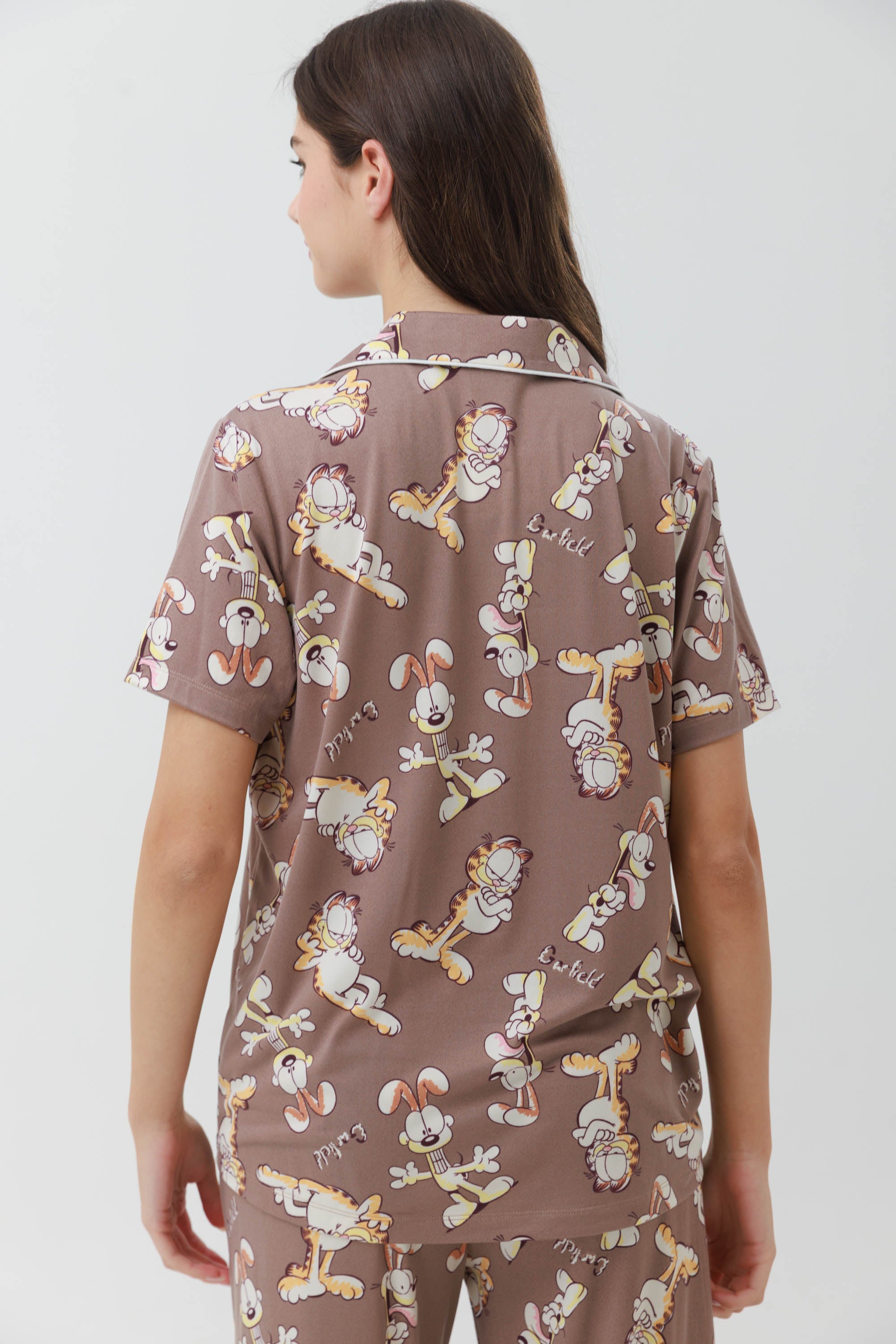 Yummy Print – פיג'מת גרפילד לנשים מכופתרת מכנס ארוך