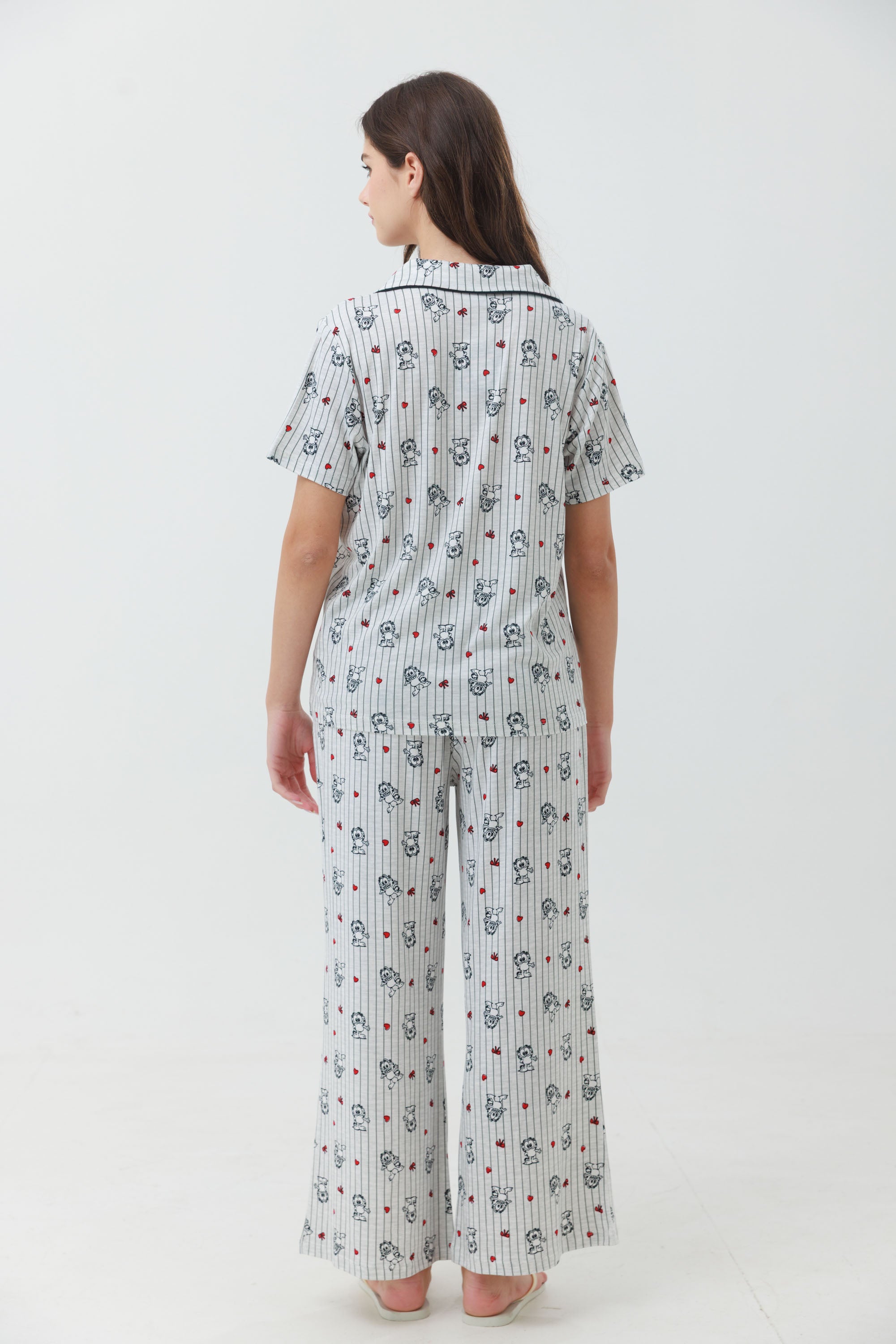 Yummy Print – פיג'מת גרפילד לנשים מכופתרת מכנס ארוך
