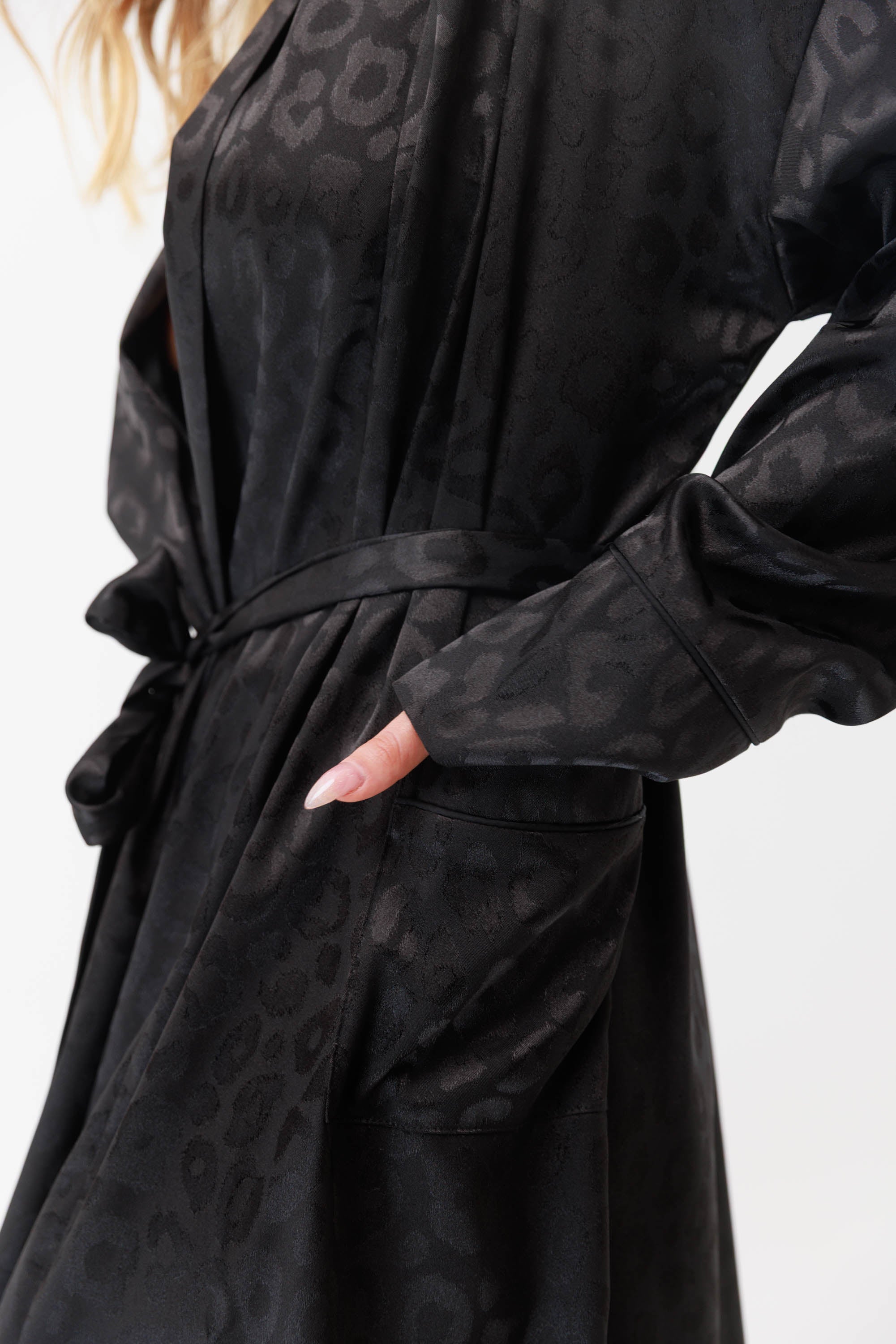 Satin Jacquard – חלוק סאטן יוקרתית