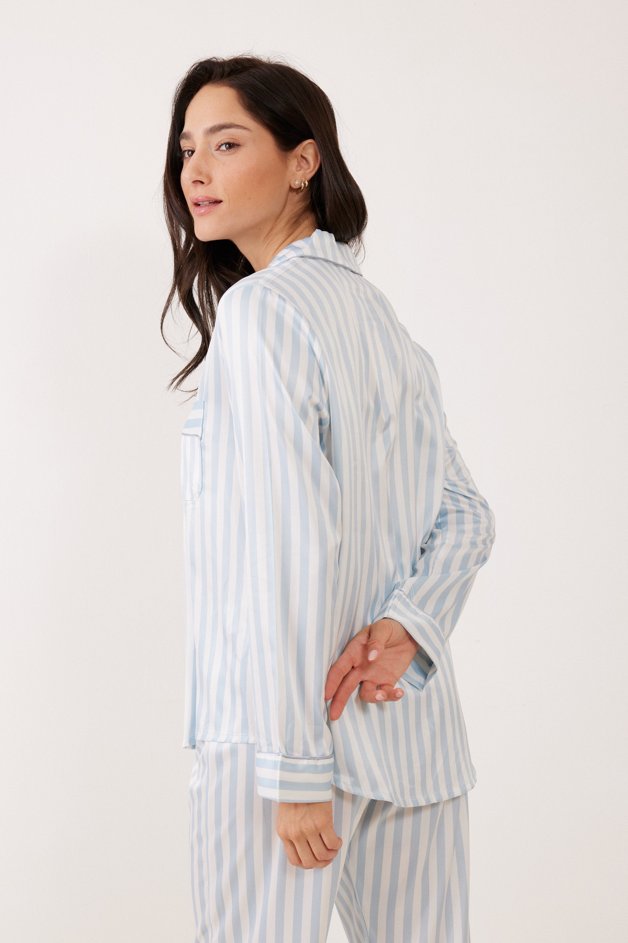 CINDY חליפת סאטן מכפותרת פסים