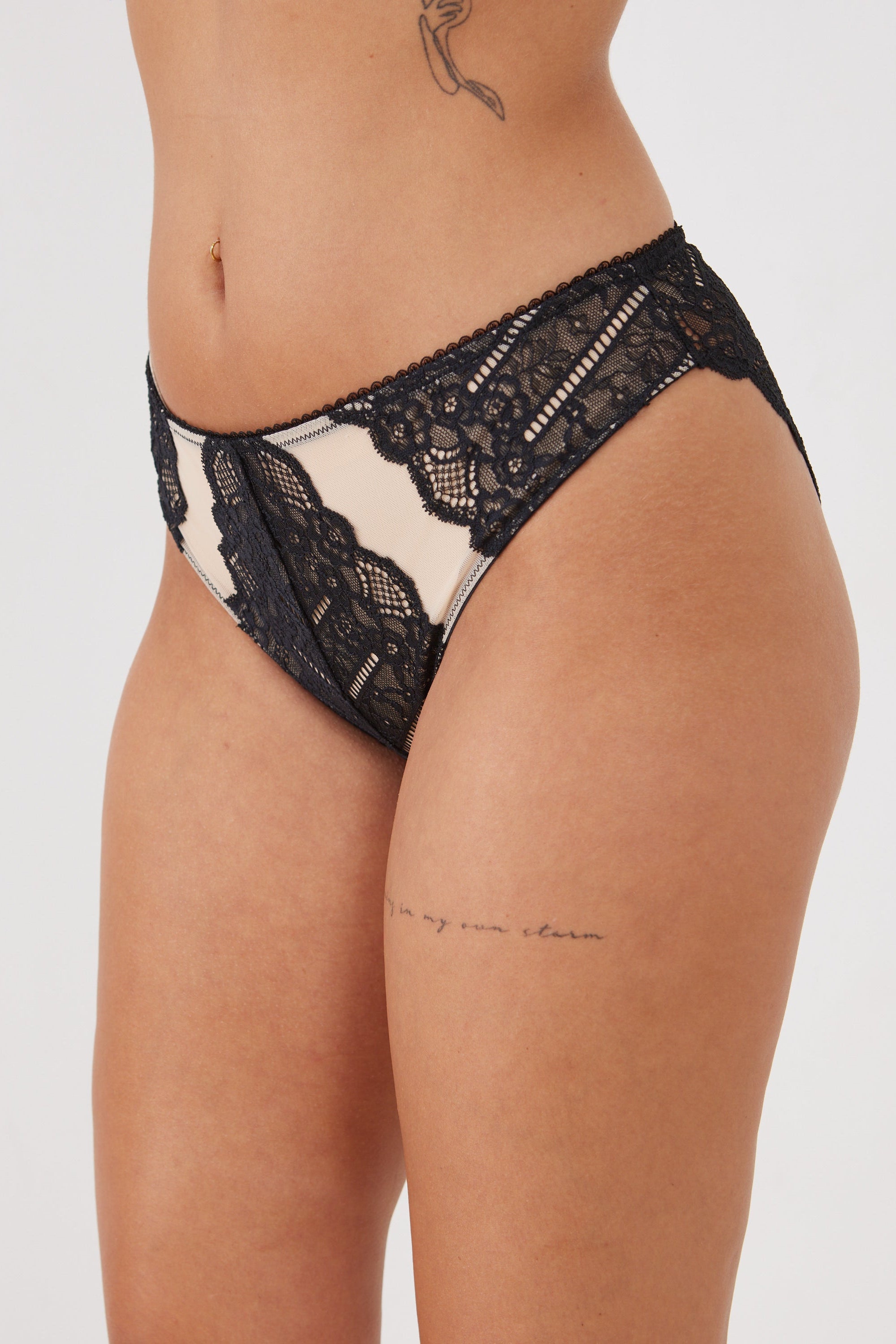 תחתון תחרה  SELLINA