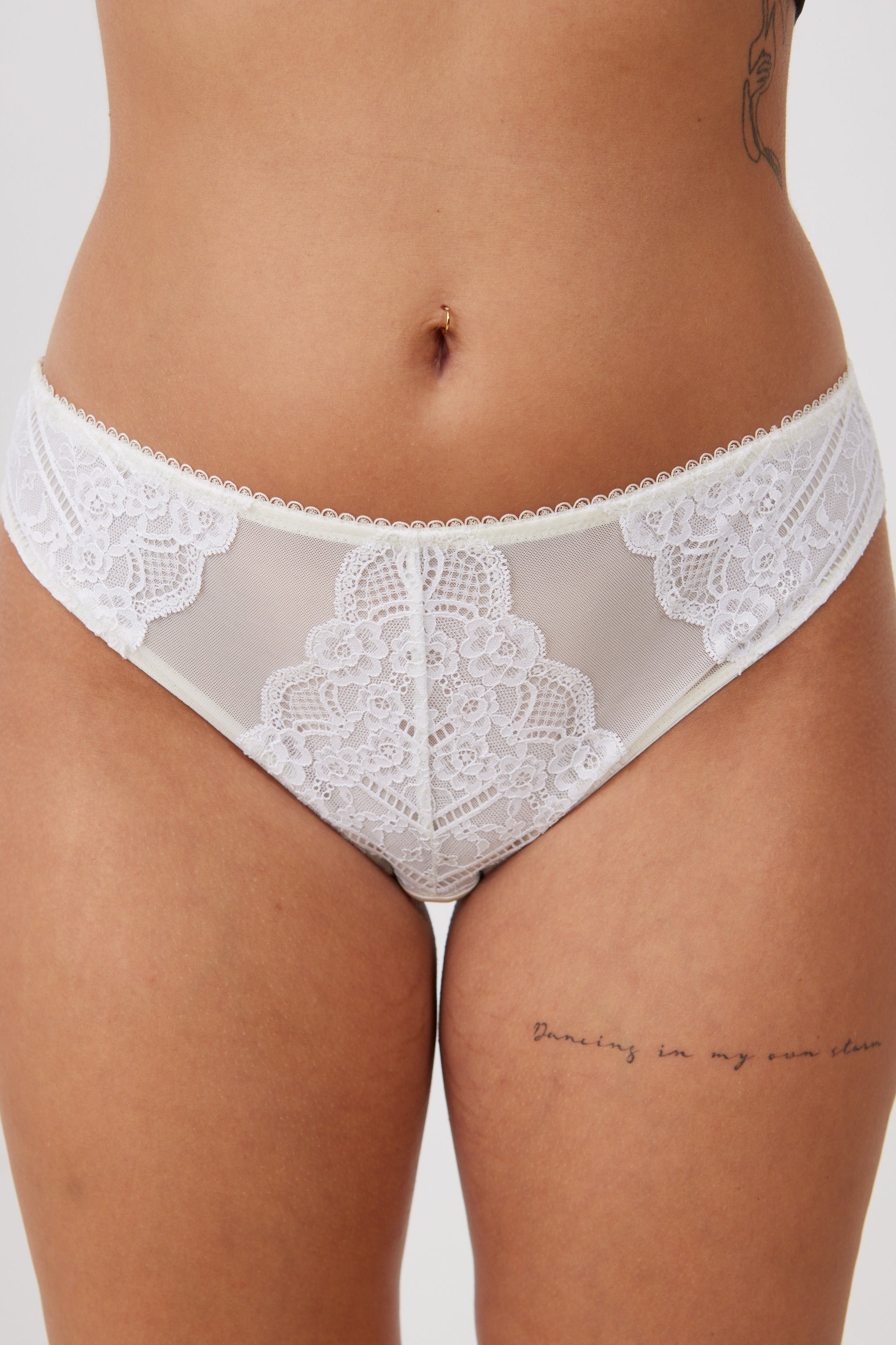 תחתון תחרה  SELLINA