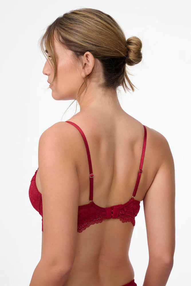 ברלט תחרה עם ברזלים ללא ריפוד במראה חזייה